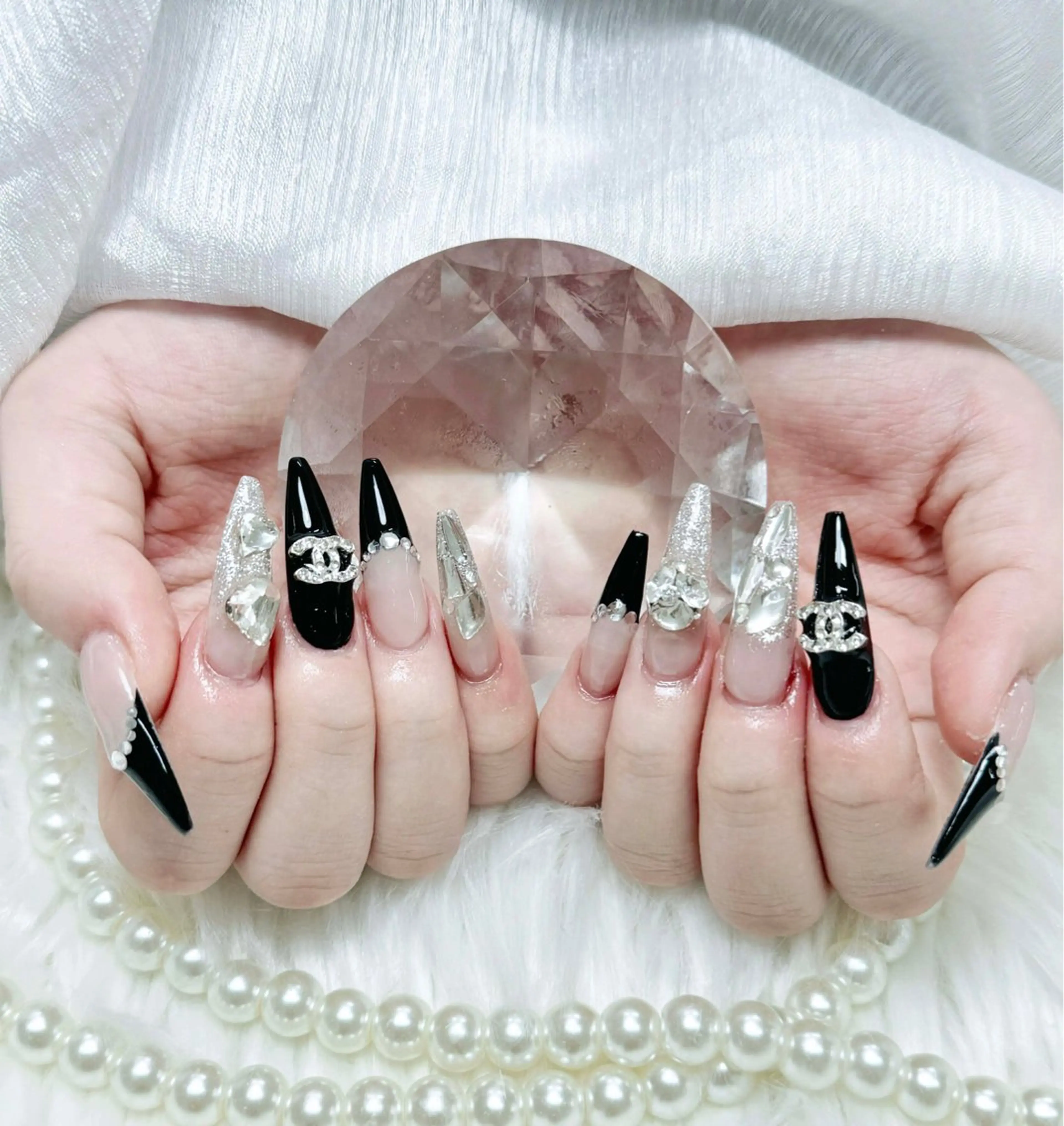 ネイル ハンドネイル ハンドケア いちご chan novaのネイルデザイン