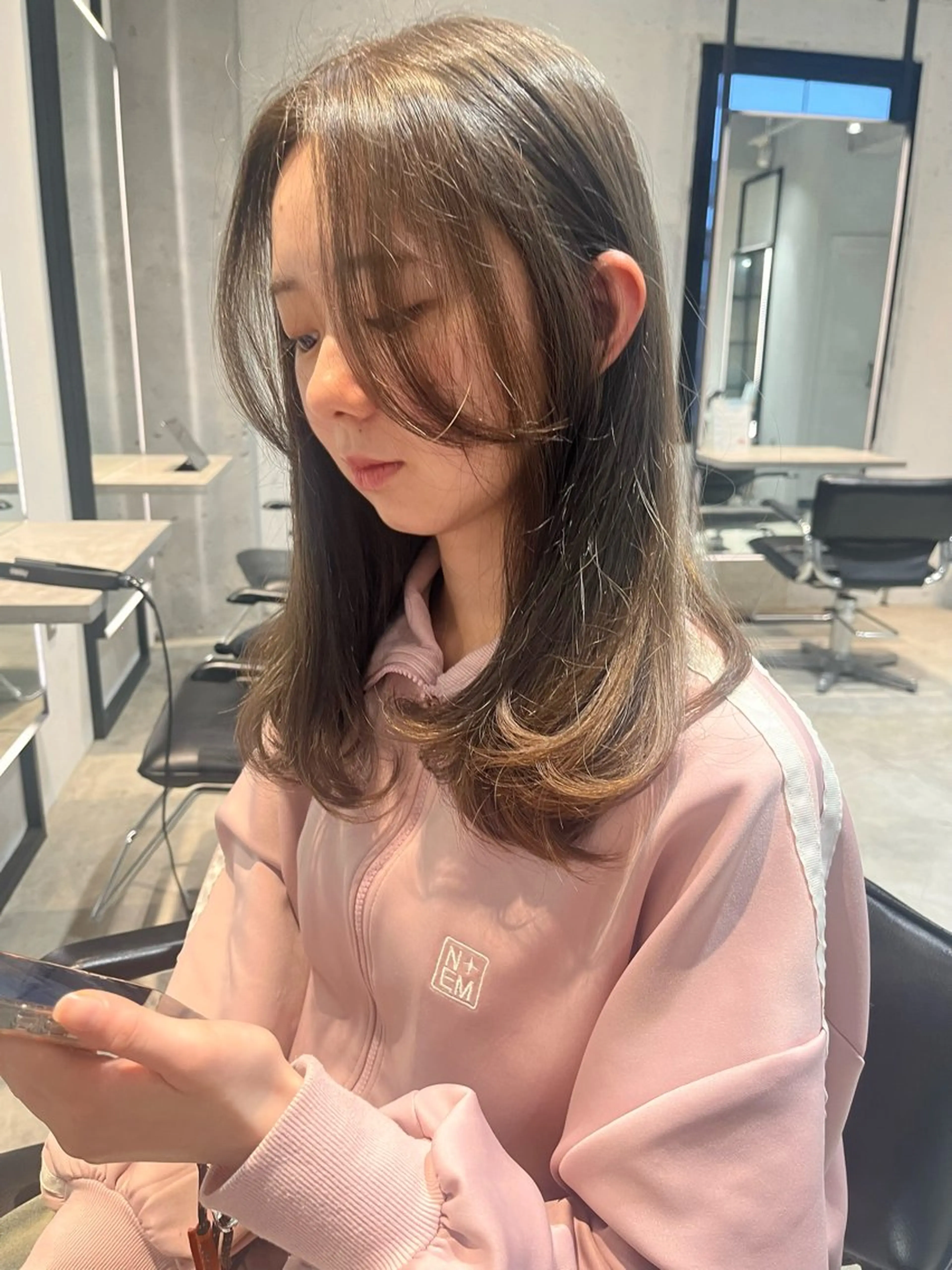 ロング カラー ベージュカラー オリーブベージュ Juna✂️ レイヤー / ボブのヘアスタイル