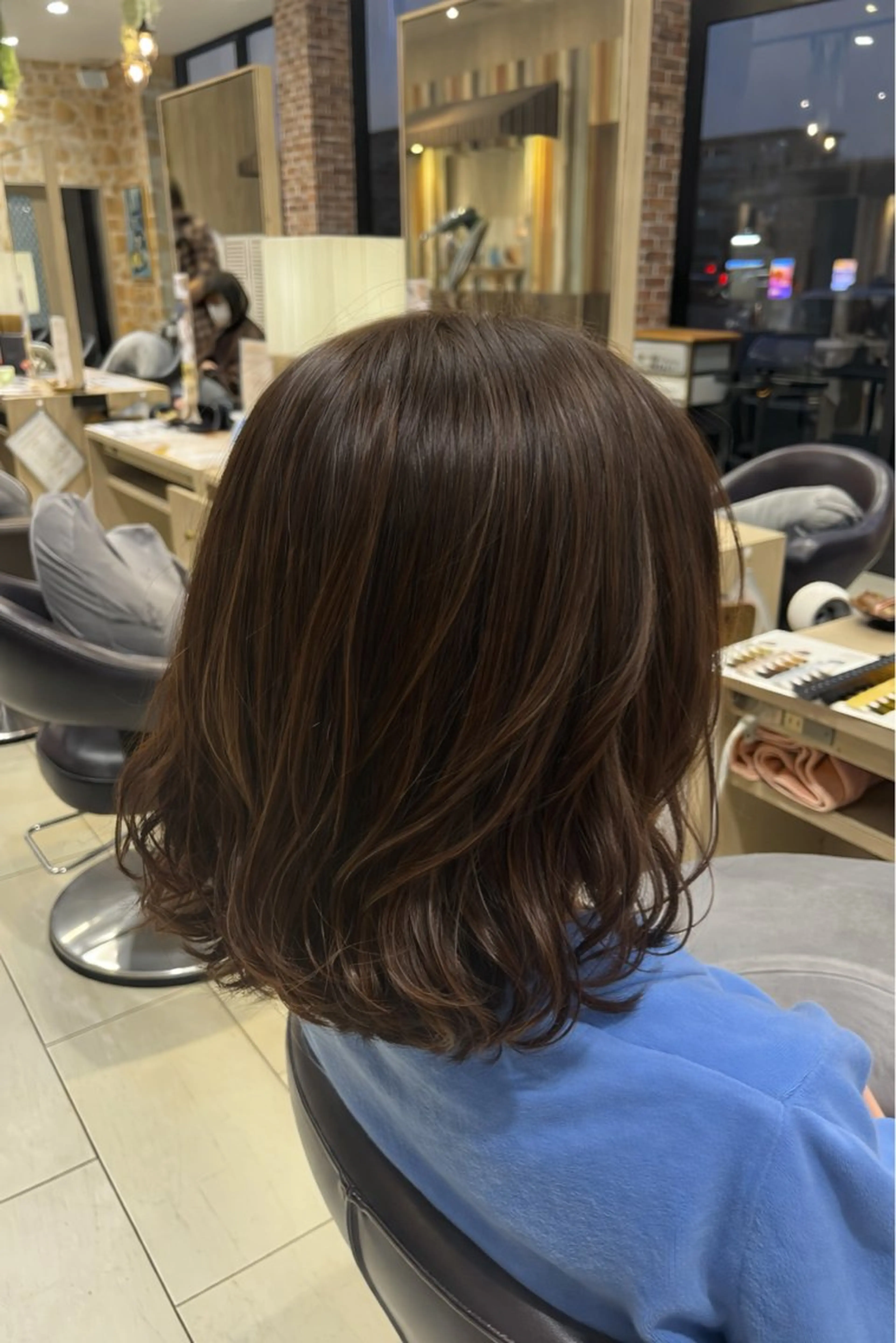 ミディアム ミディアムパーマ アッシュ ヘアカラー 岡山 綺更のヘアスタイル