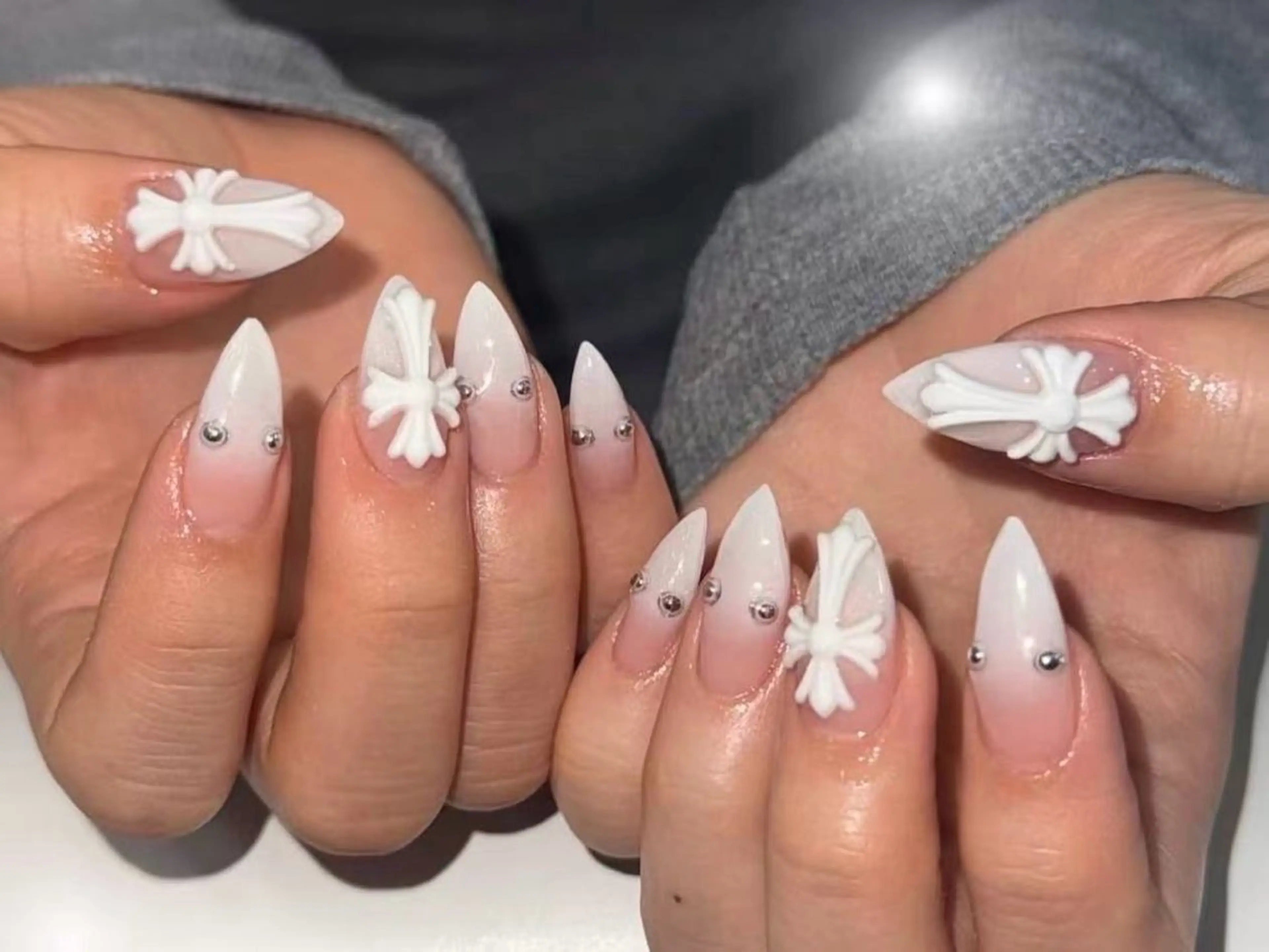 ネイル オーロラネイル チークネイル 長さ出し フットネイル フレンチネイル J&C Nail Salon吉祥寺所属・Yu  Ki ネイルのネイルデザイン