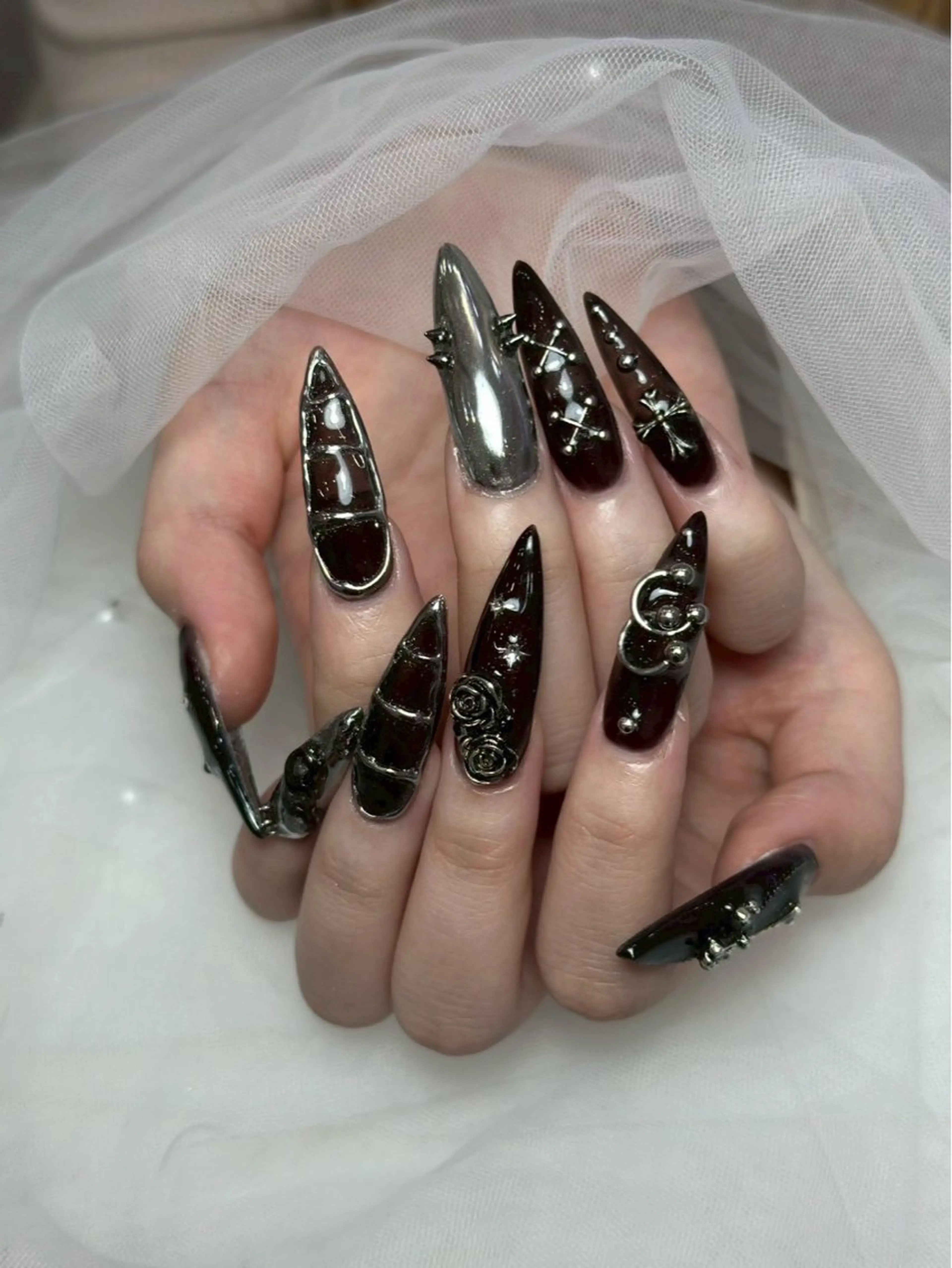 ネイル アートネイル オーロラネイル チークネイル 長さ出し フットネイル ハンドネイル フットネイル ハンドケア Noiranail_ studio川越西口のネイルデザイン