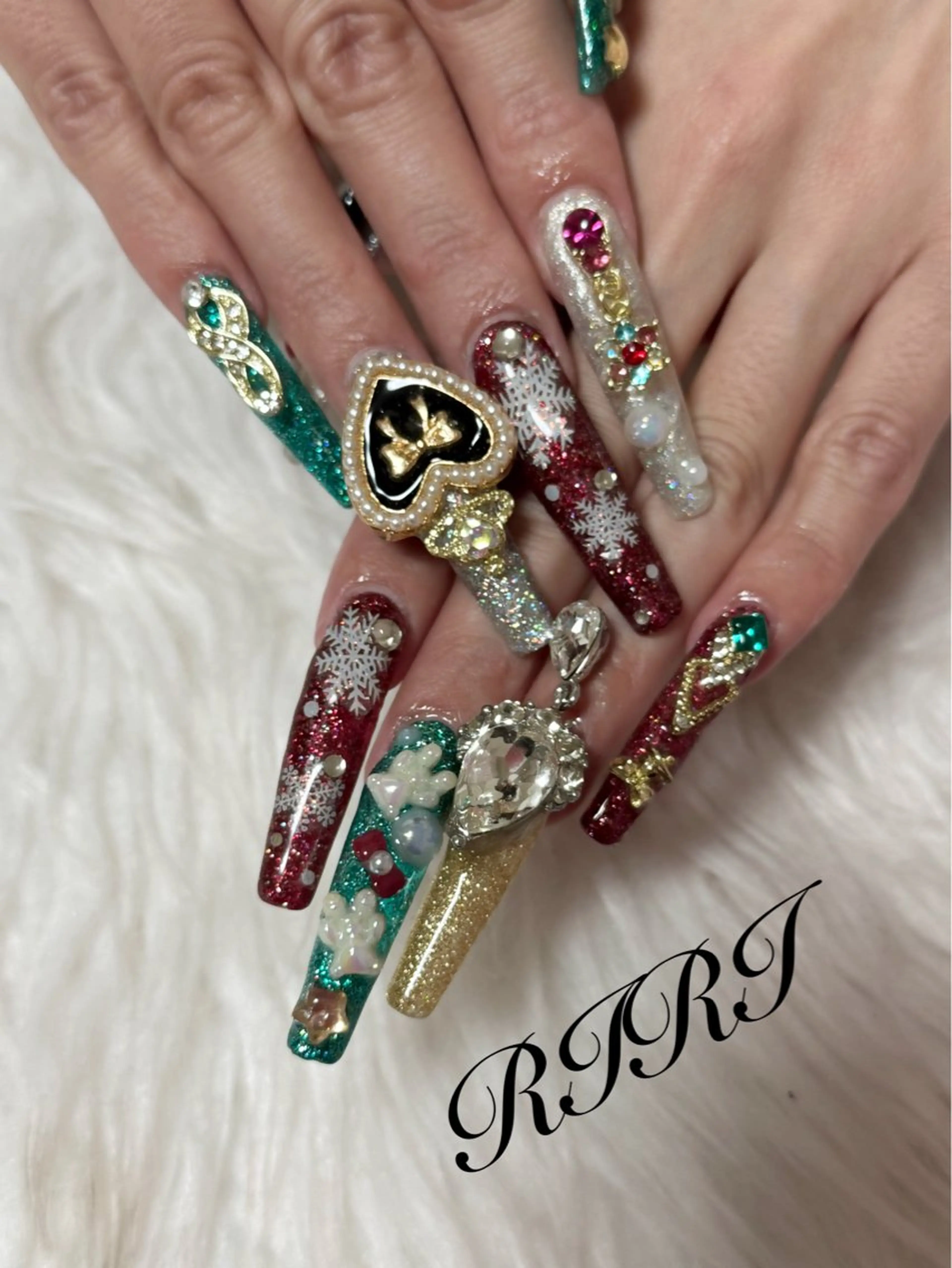 ネイル ジェルネイル ロングネイル スカルプネイル シンプルネイル 冬ネイル ハンドネイル riri オーナーのネイルデザイン