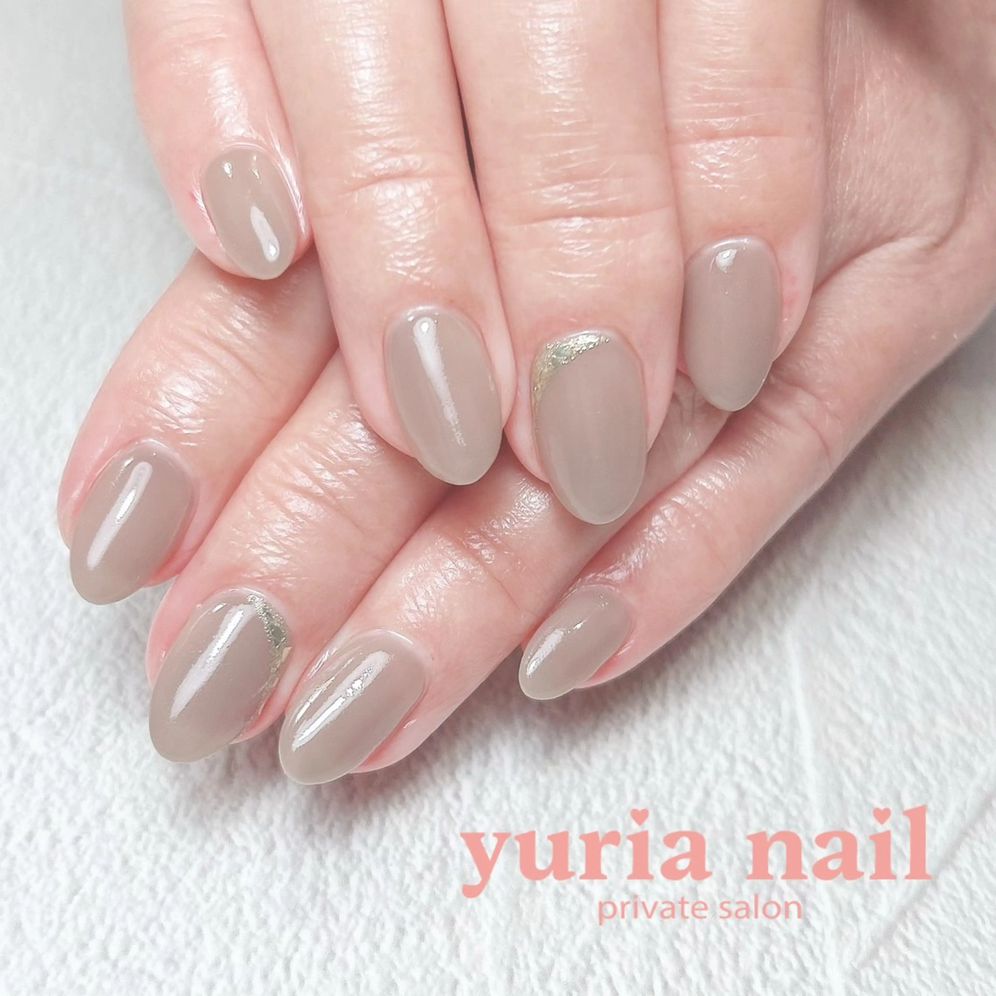 ネイル ジェルネイル ゴールド ワンカラーネイル ハンドネイル 小林 ゆりあのネイルデザイン