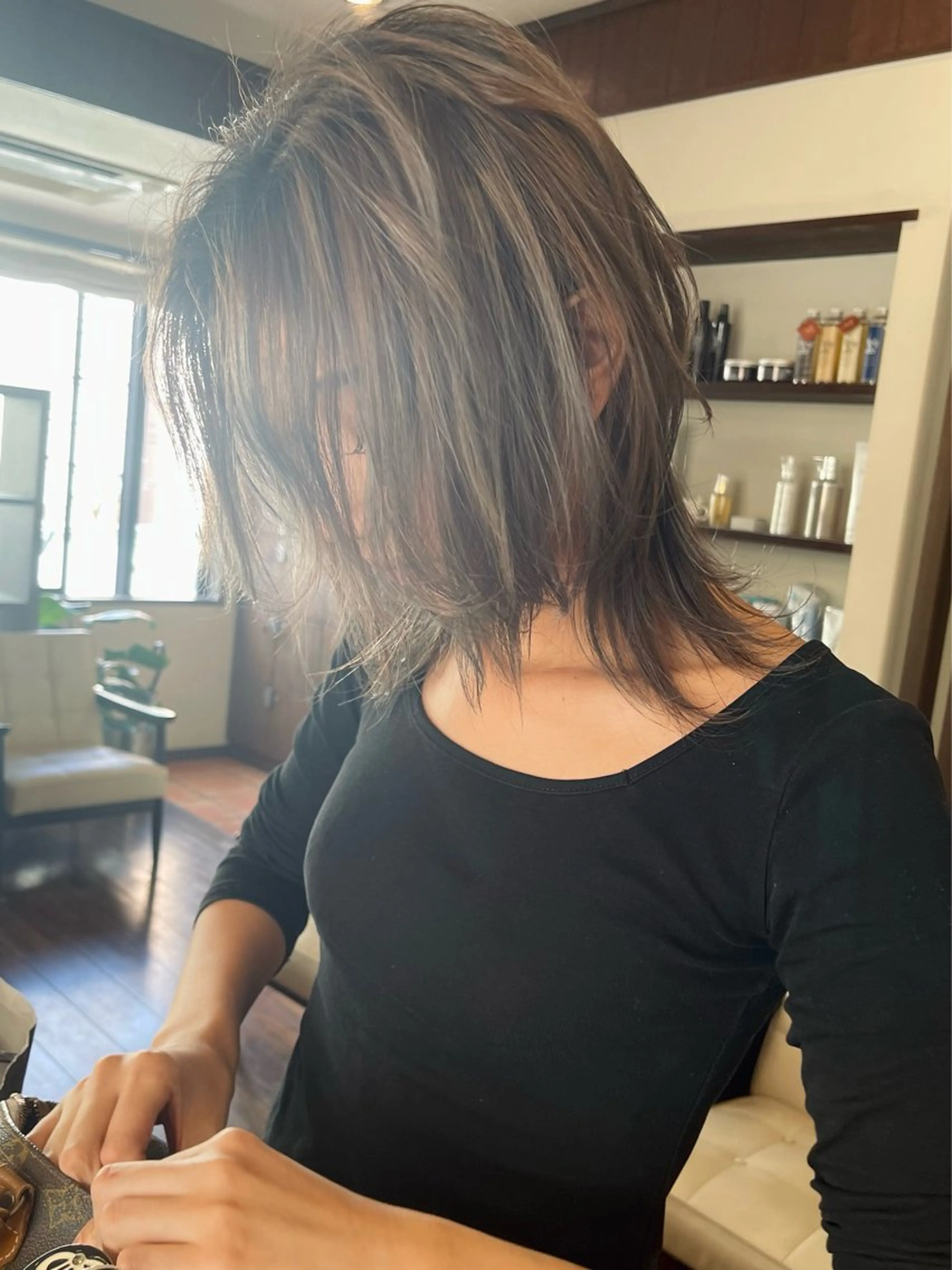 ショート カラー バレイヤージュ レイヤーカット ウルフカット カット ヘアカラー トリートメント 髪質改善ｶﾗｰ ｹｱﾌﾞﾘｰﾁ/ﾀﾑのヘアスタイル