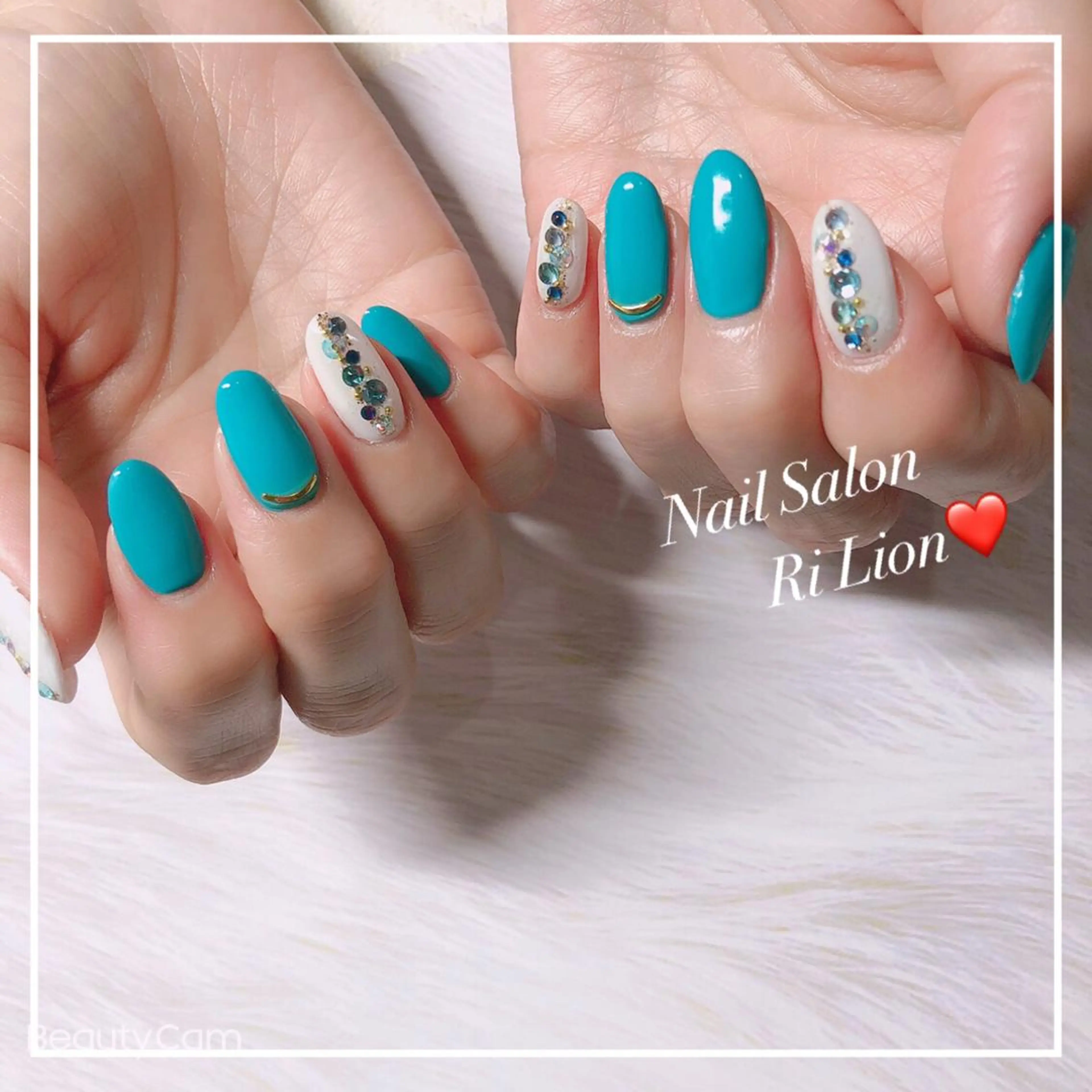 ミディアム ネイル RiLion💗 Risa🦋💜のネイルデザイン