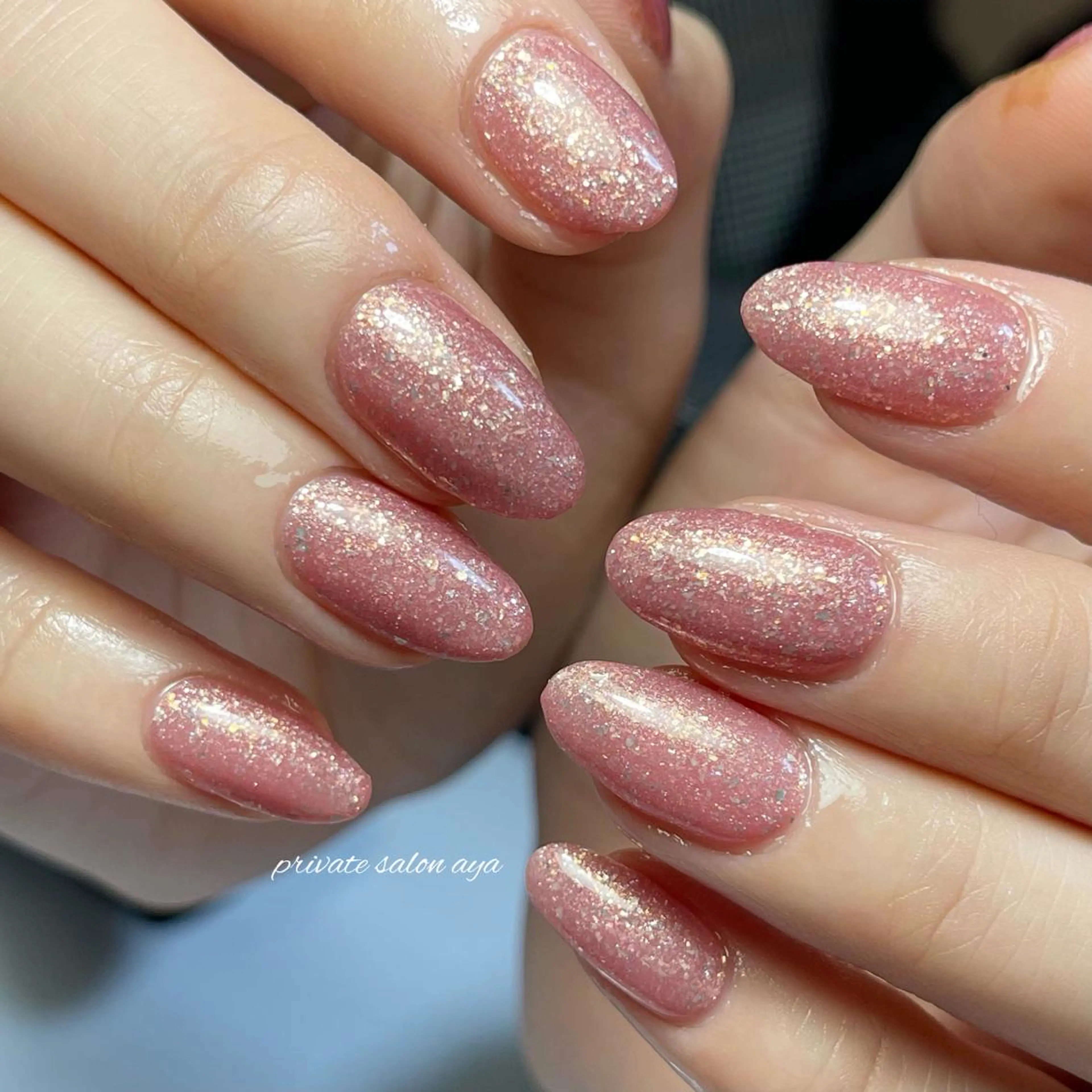 ミディアム ネイル ラメ(グリッター) ピンク richeri beautyのエステ・リラクイメージ