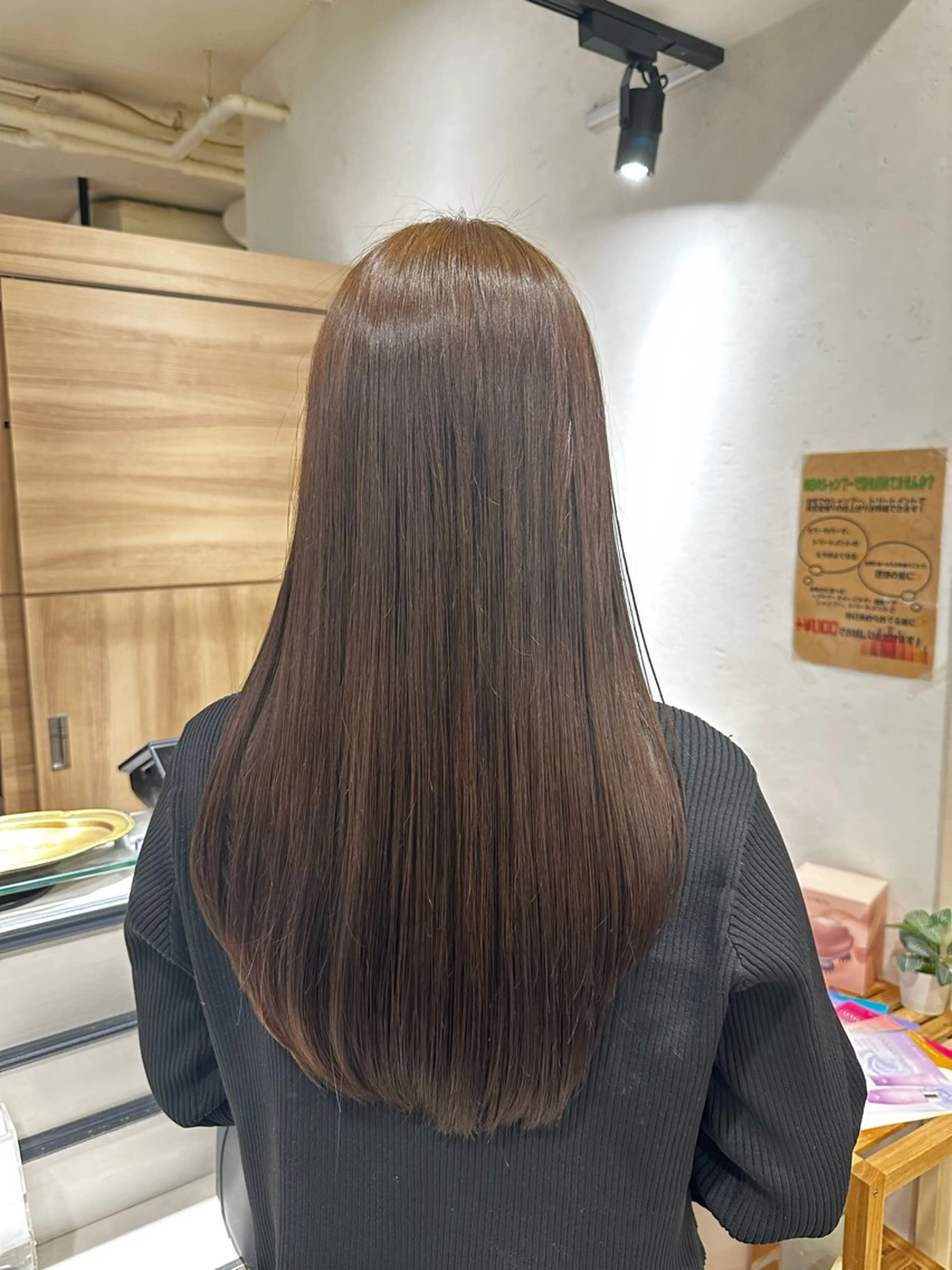 セミロング カラー カット ヘアカラー 岡本 葵のヘアスタイル