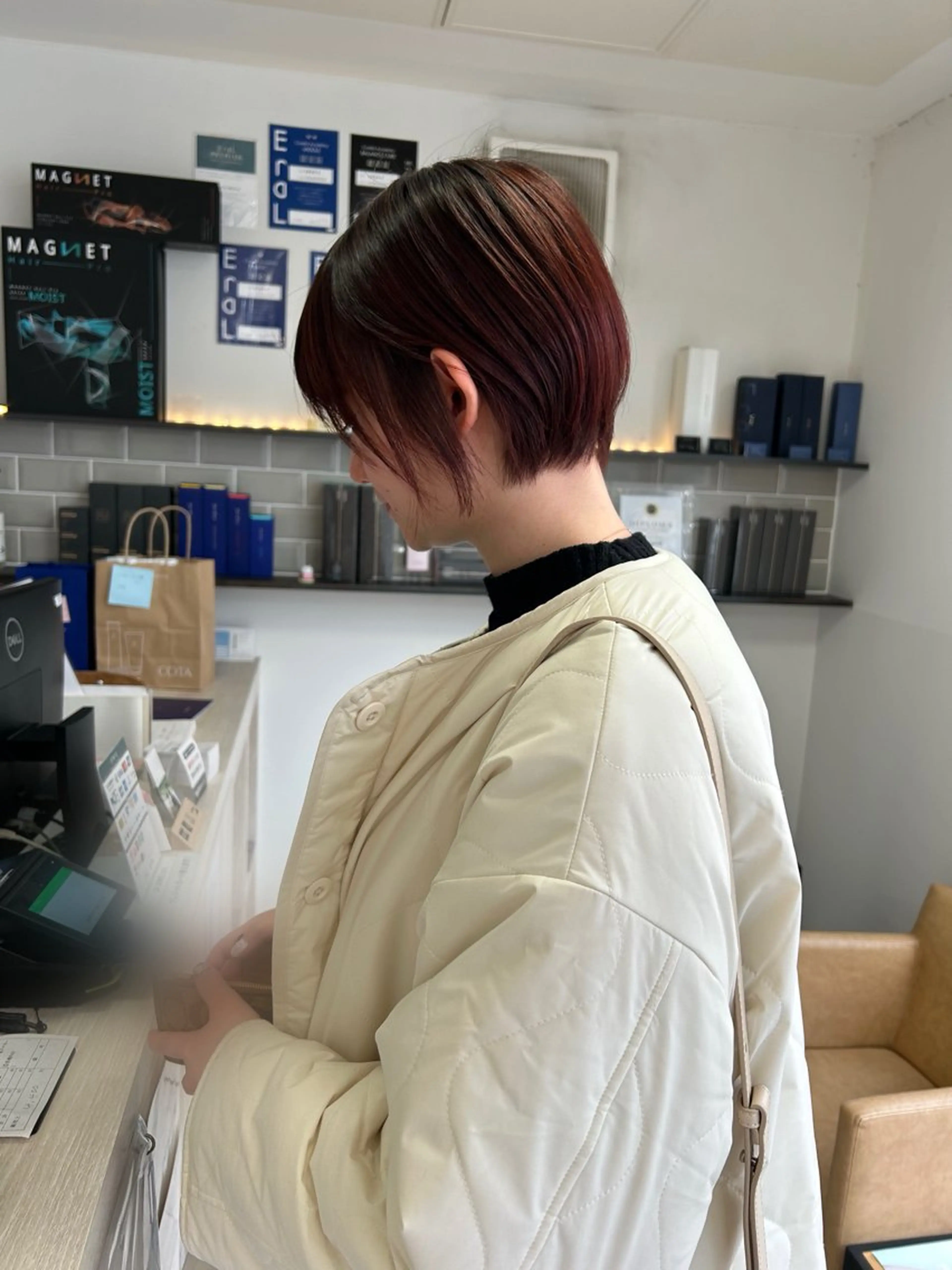 ショート カラー ブラウンカラー レッドカラー レッドブラウン 卒業式のヘアスタイル ショートヘア 栗田 優月のヘアスタイル