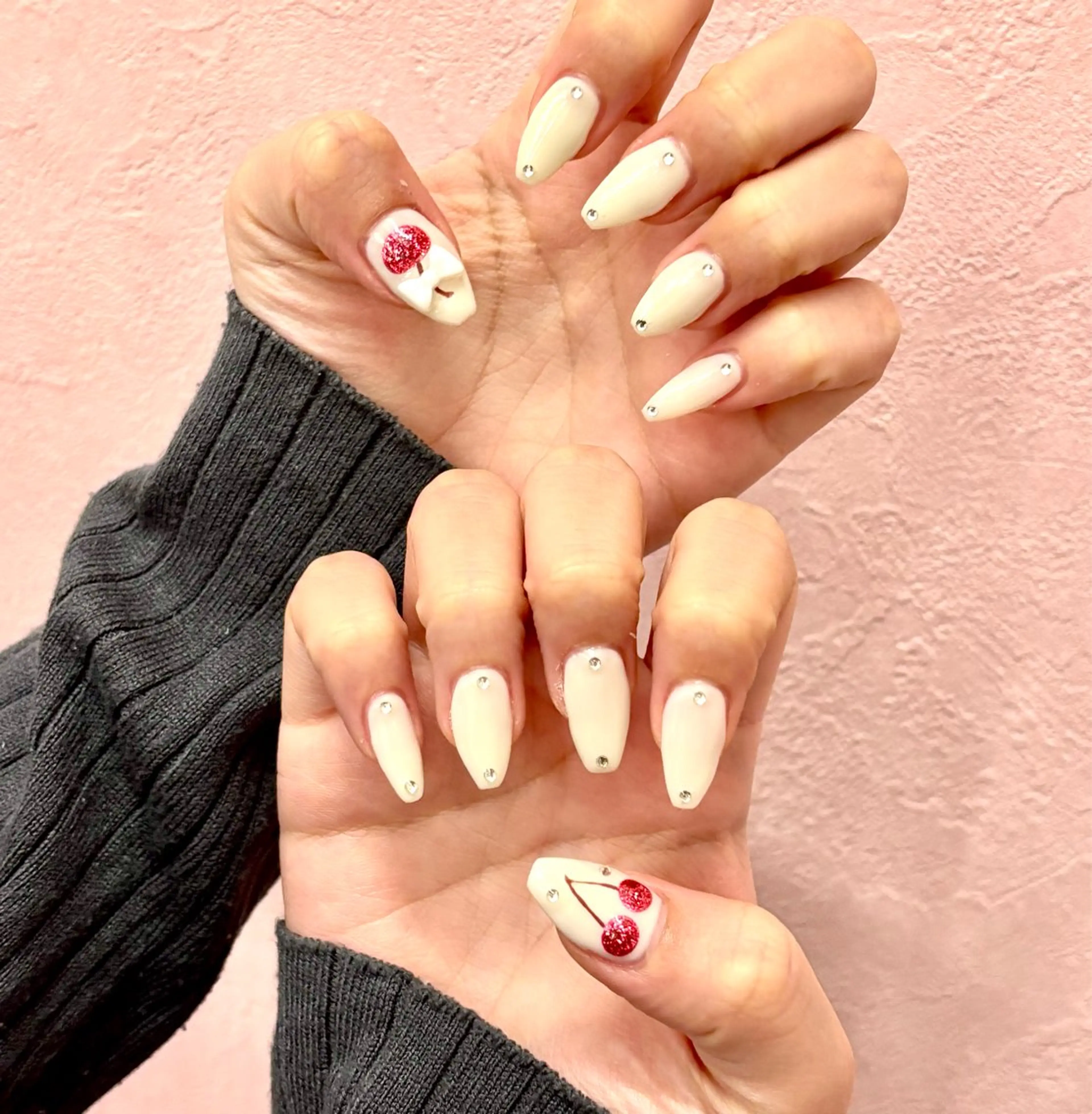 ネイル アートネイル リボン ハンドネイル WOLTOKYO 🦋shizukuのネイルデザイン