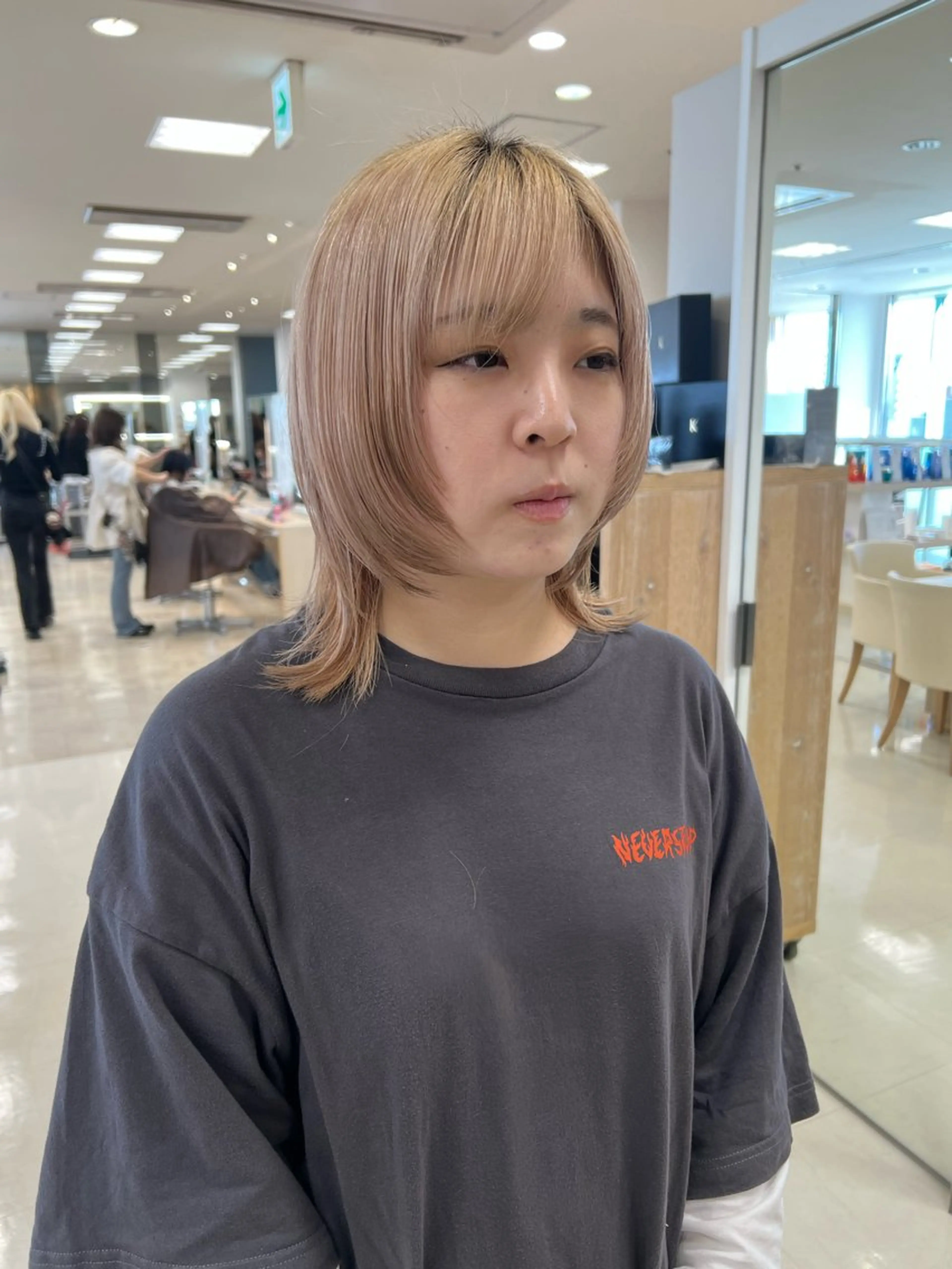 ショート レイヤーカット ウルフカット ウルフレイヤー カット トリートメント ヘアセット ハイトーン/ウルフ /レイヤー/坂野幸伸のヘアスタイル