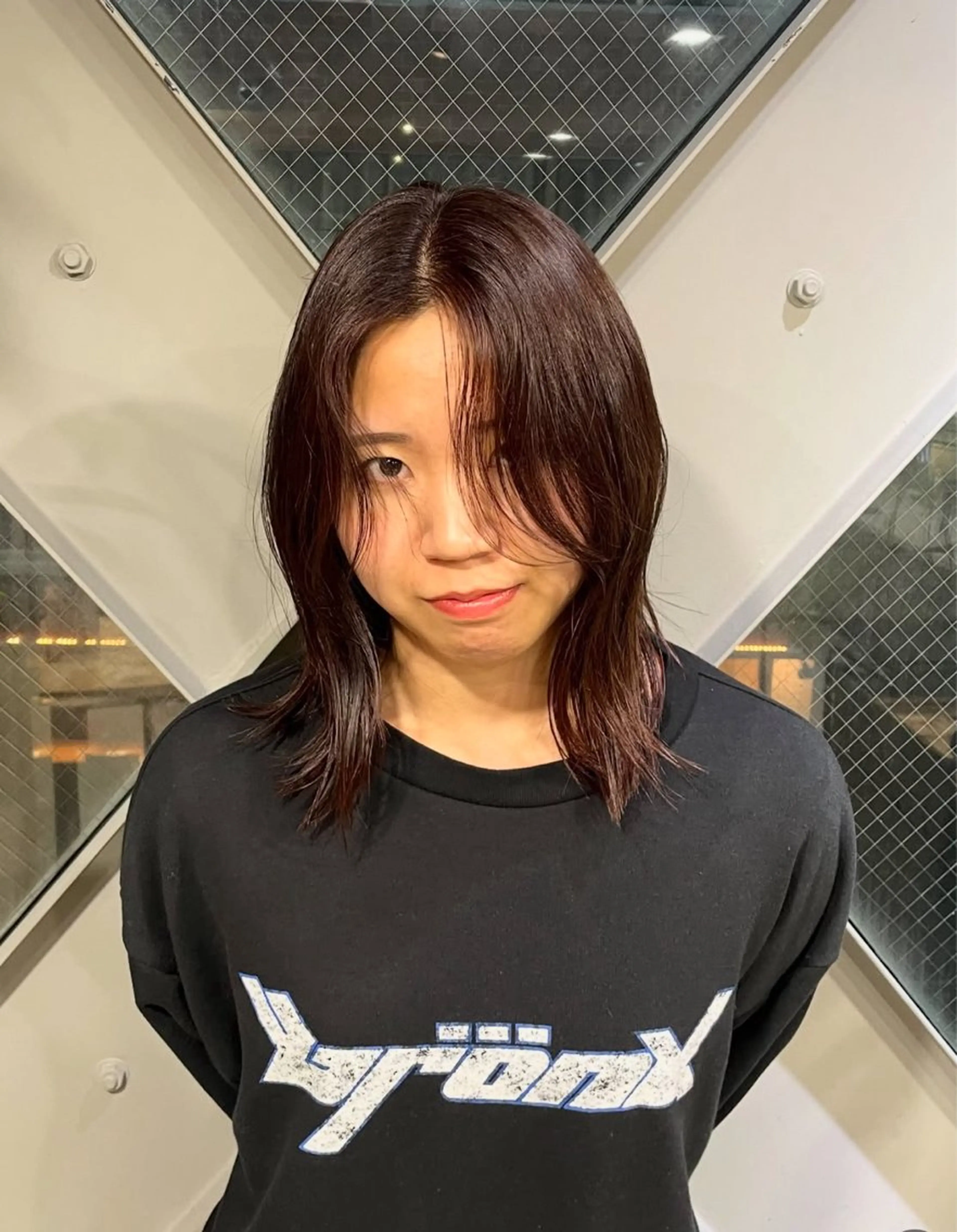 ミディアム レッドブラウン 古久保 日音のヘアスタイル