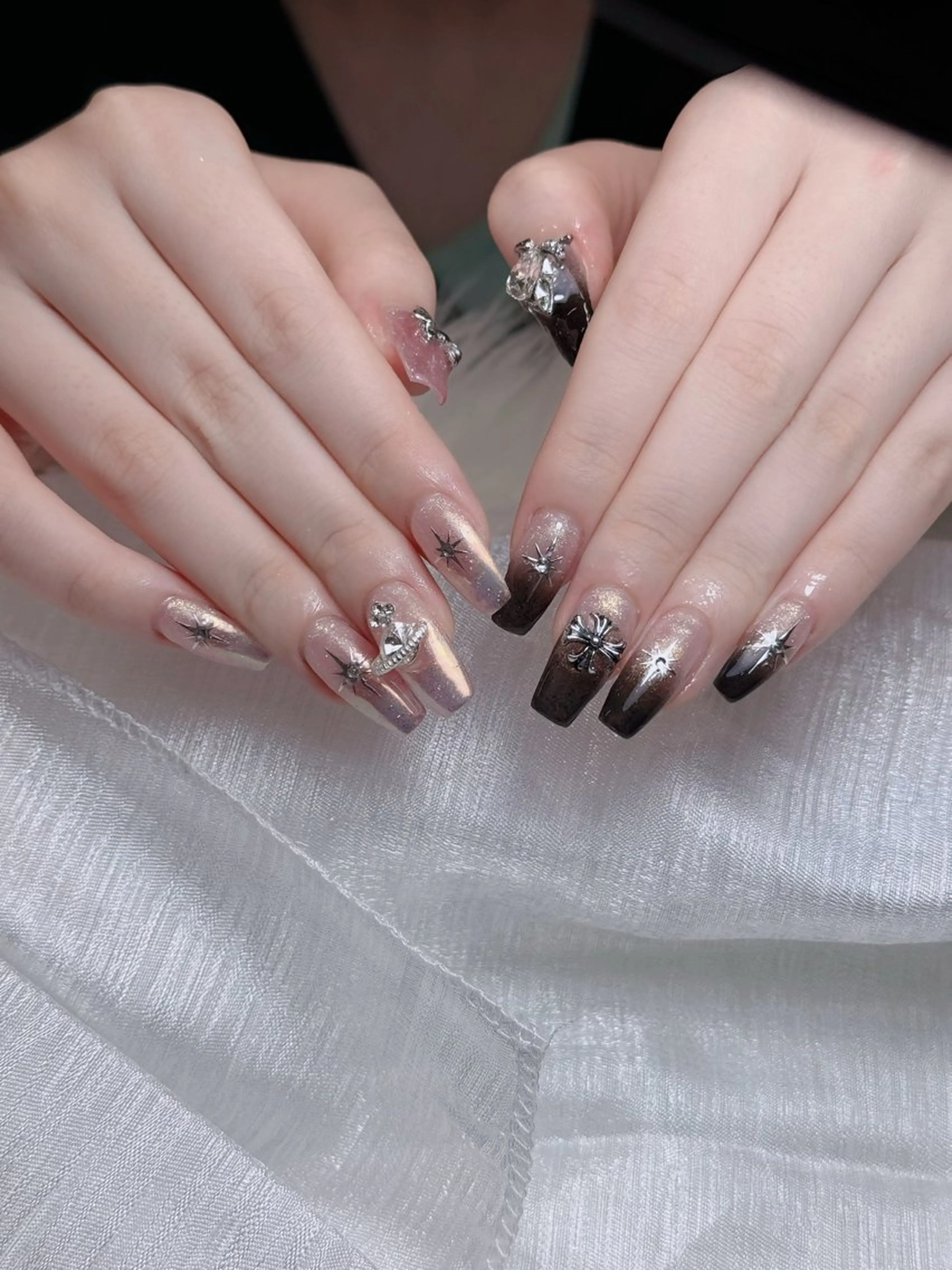 ネイル オーロラネイル チークネイル フットネイル フレンチネイル 韓国ネイル Lumi Nail 新大久保3‘のネイルデザイン