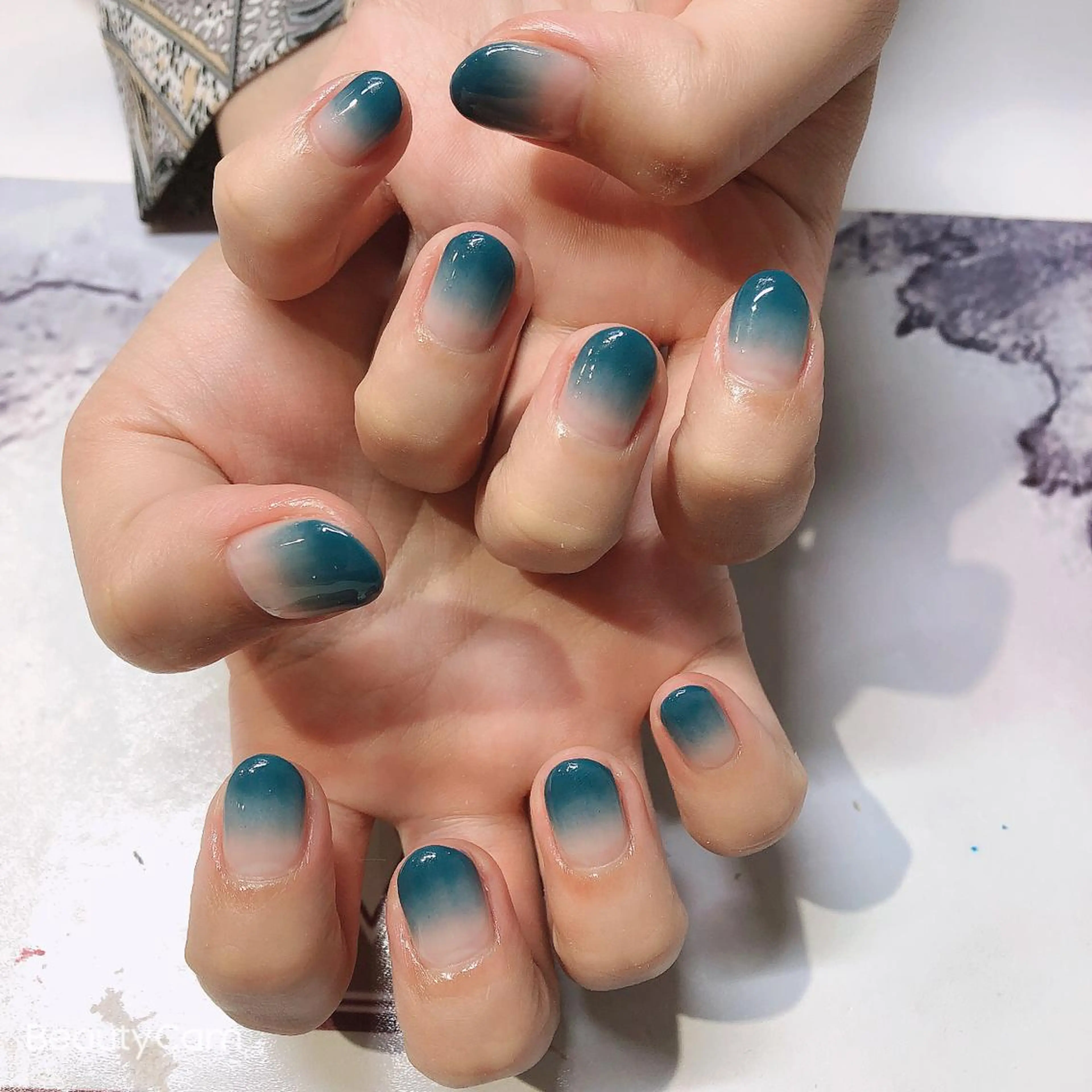 ネイル ハンドネイル Guarendo錦糸町店所属・ガレンドウ 白澤 愛子のネイルデザイン