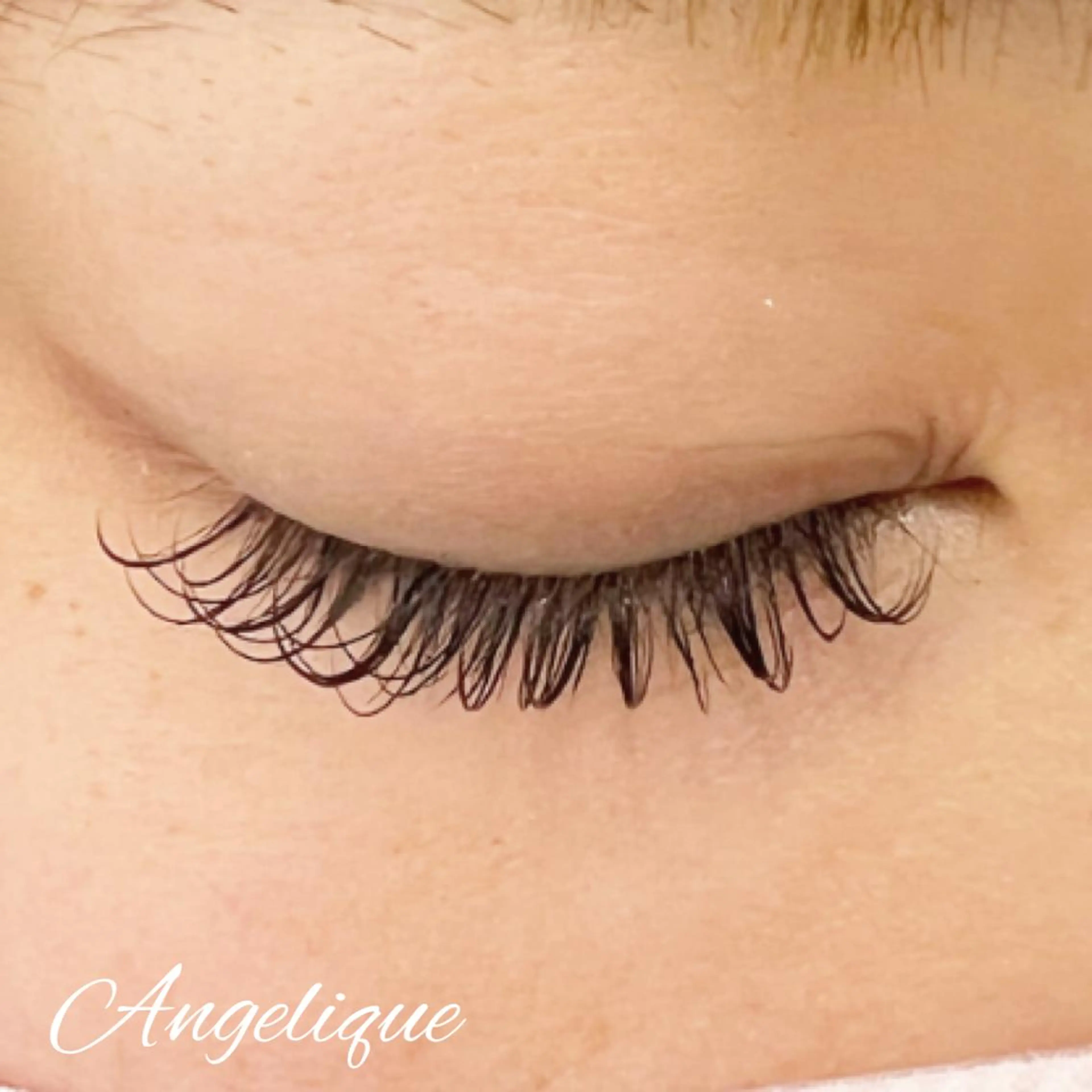 マツエク・マツパ 束感まつ毛 田村 莉子のマツエク・マツパデザイン