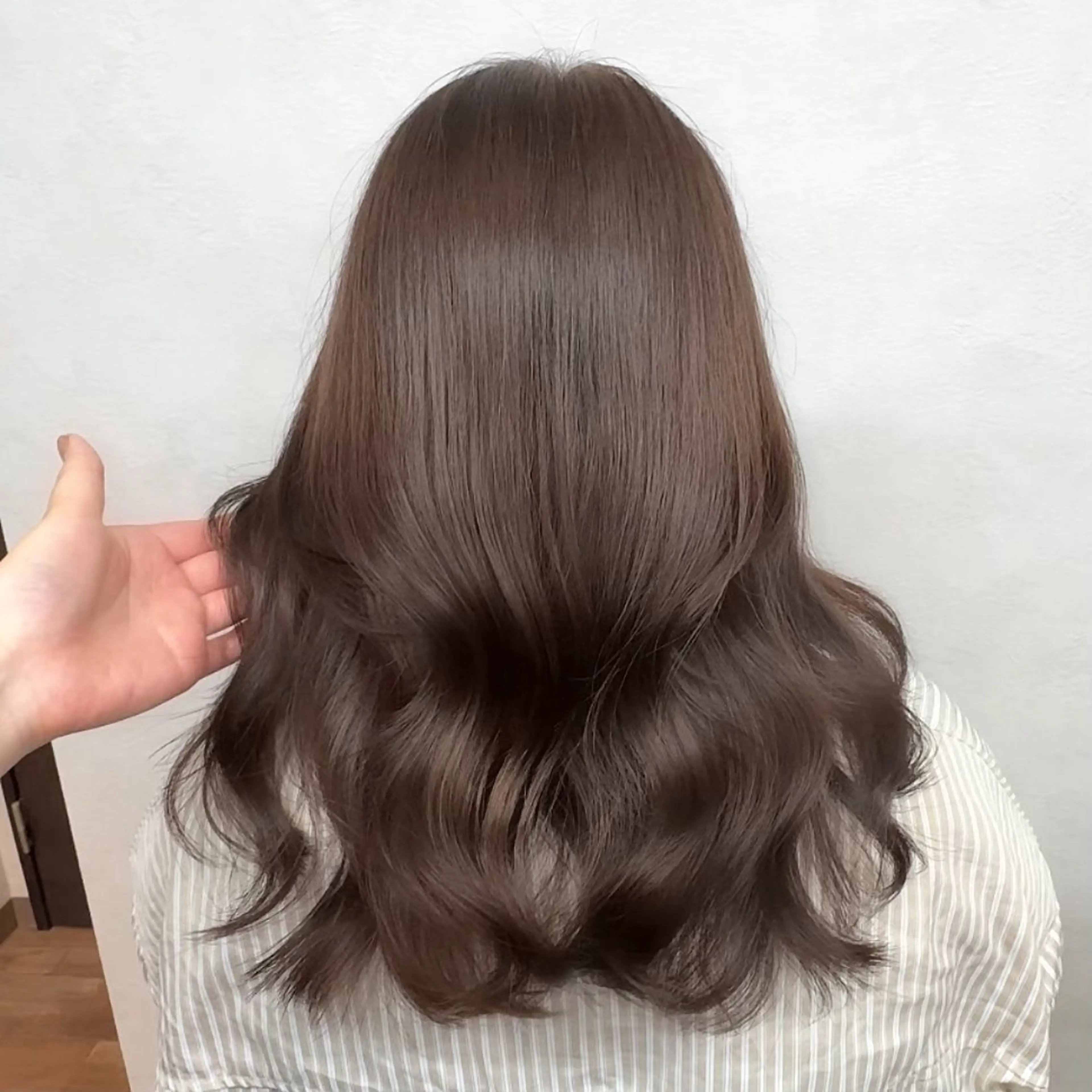 ミディアム 韓国風ヘア レイヤーカット 小顔カット ルスリー大和所属・井上 彩加のヘアスタイル