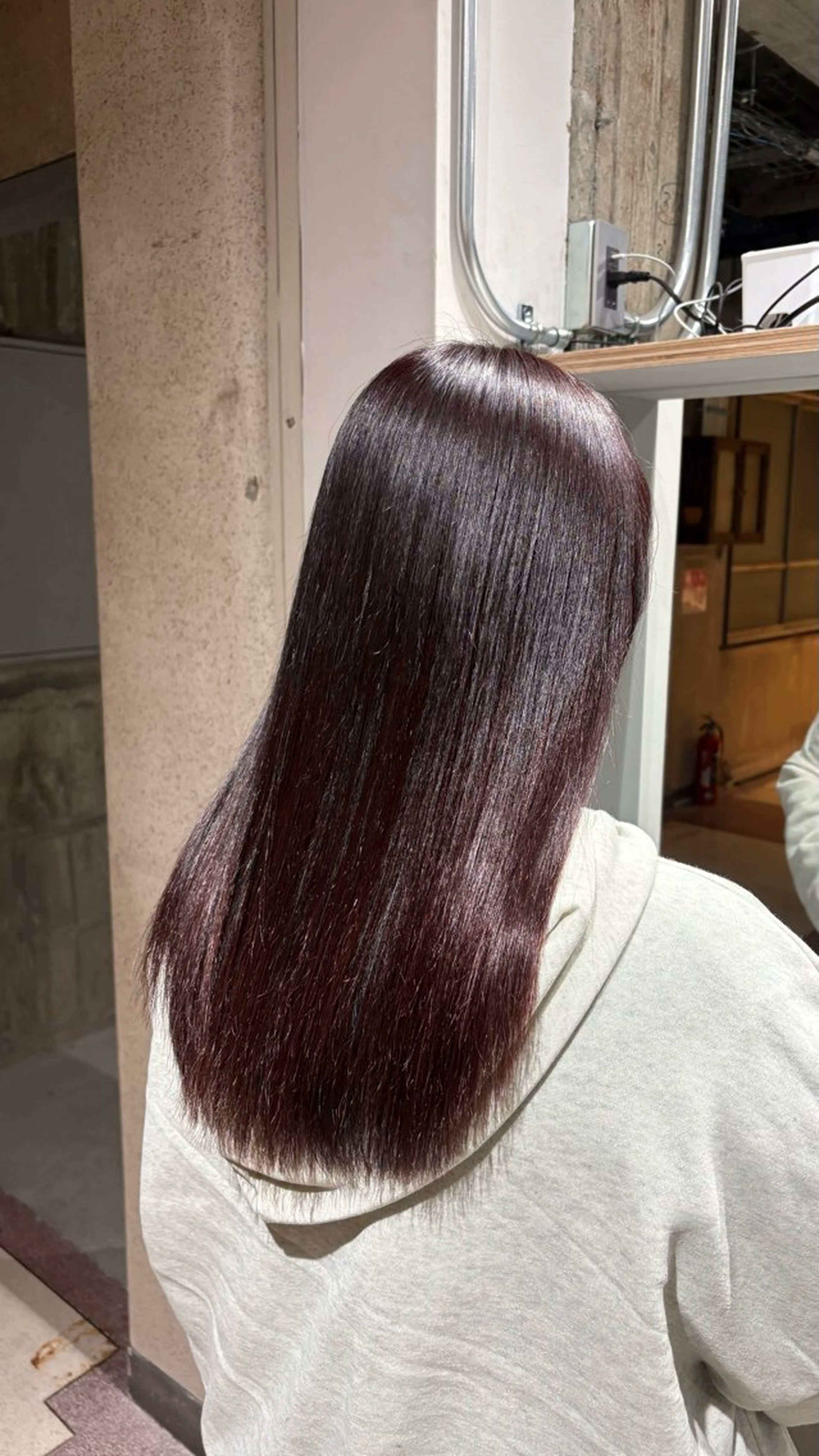 ロング ヘアカラー 安藤 まりのヘアスタイル