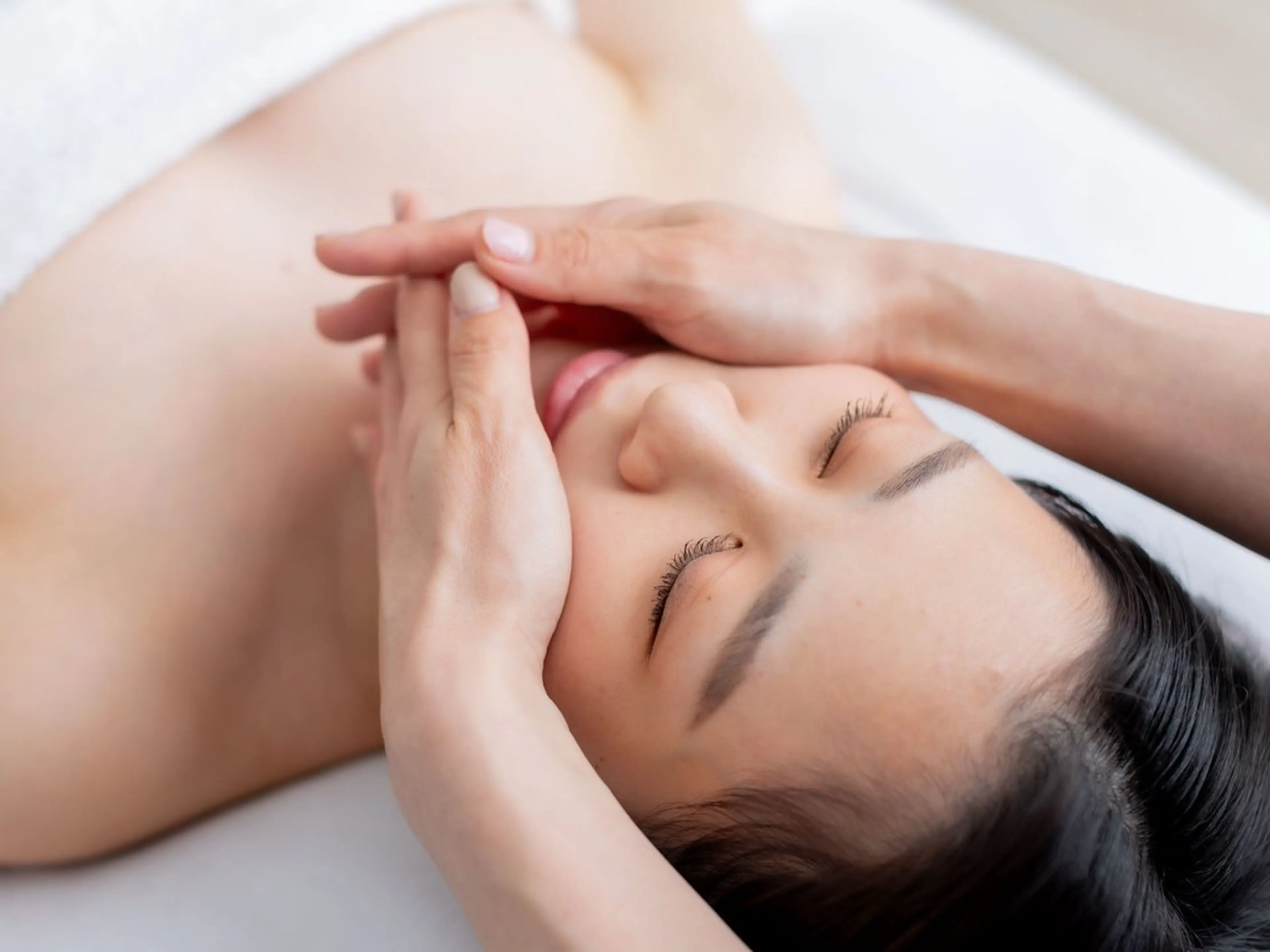 人気No. 1「痩せた？」と言われる小顔コルギ×石膏パック/たるみ・毛穴・くすみゼロ/80分の写真