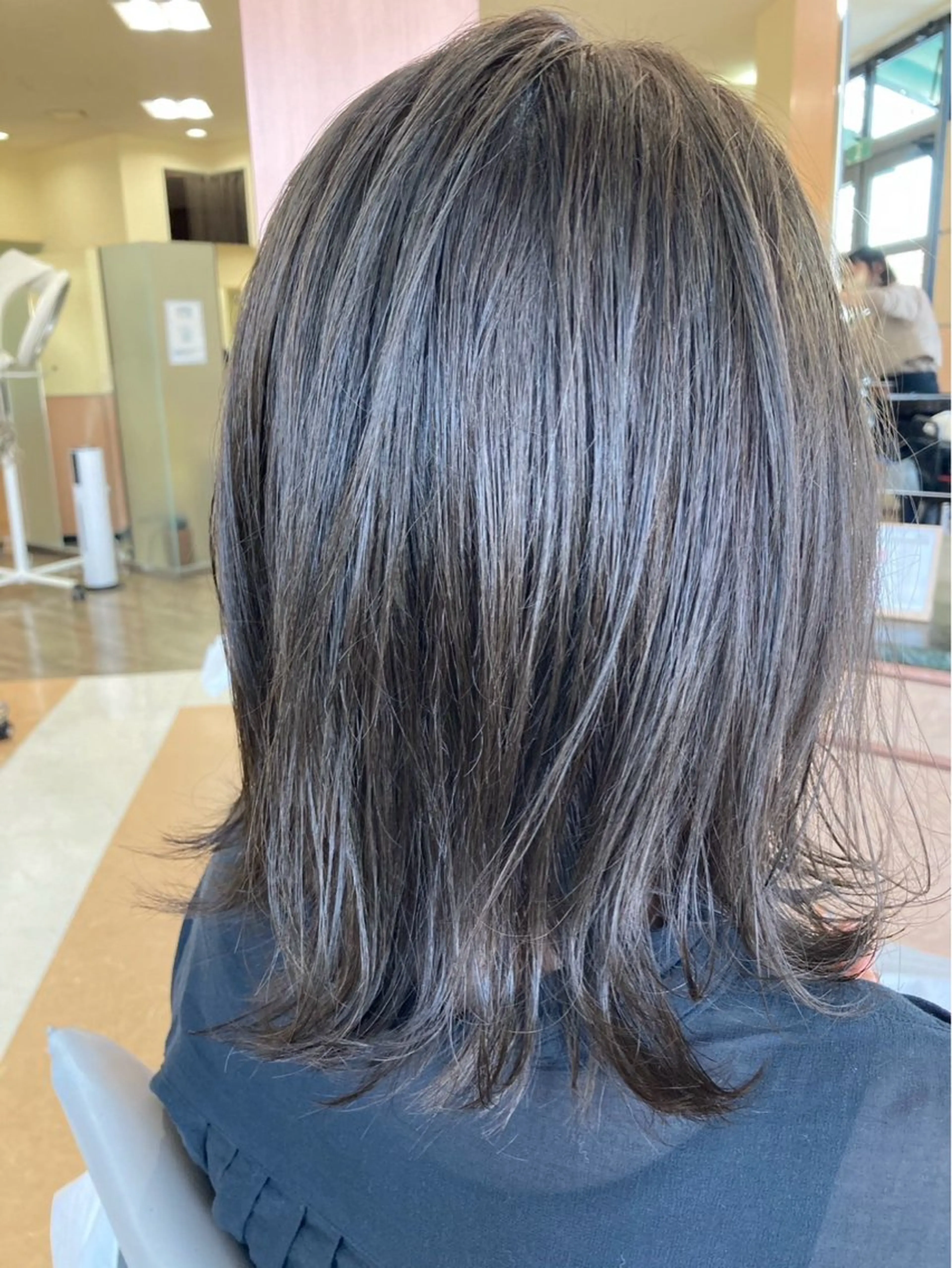 カラー 森瀬 紗都のヘアスタイル