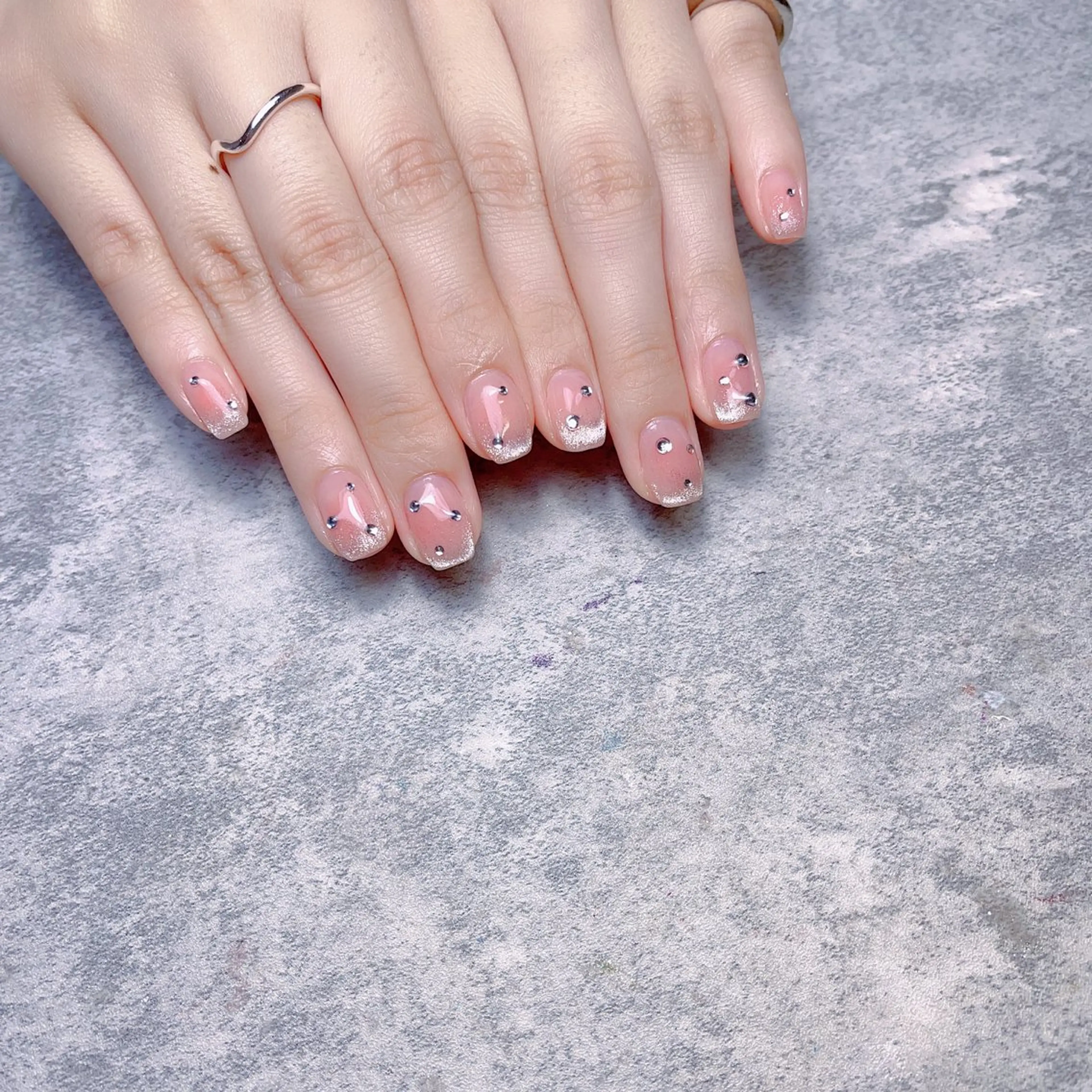 ミディアム ハンドネイル めぐみのネイルサロン 惠のネイルデザイン