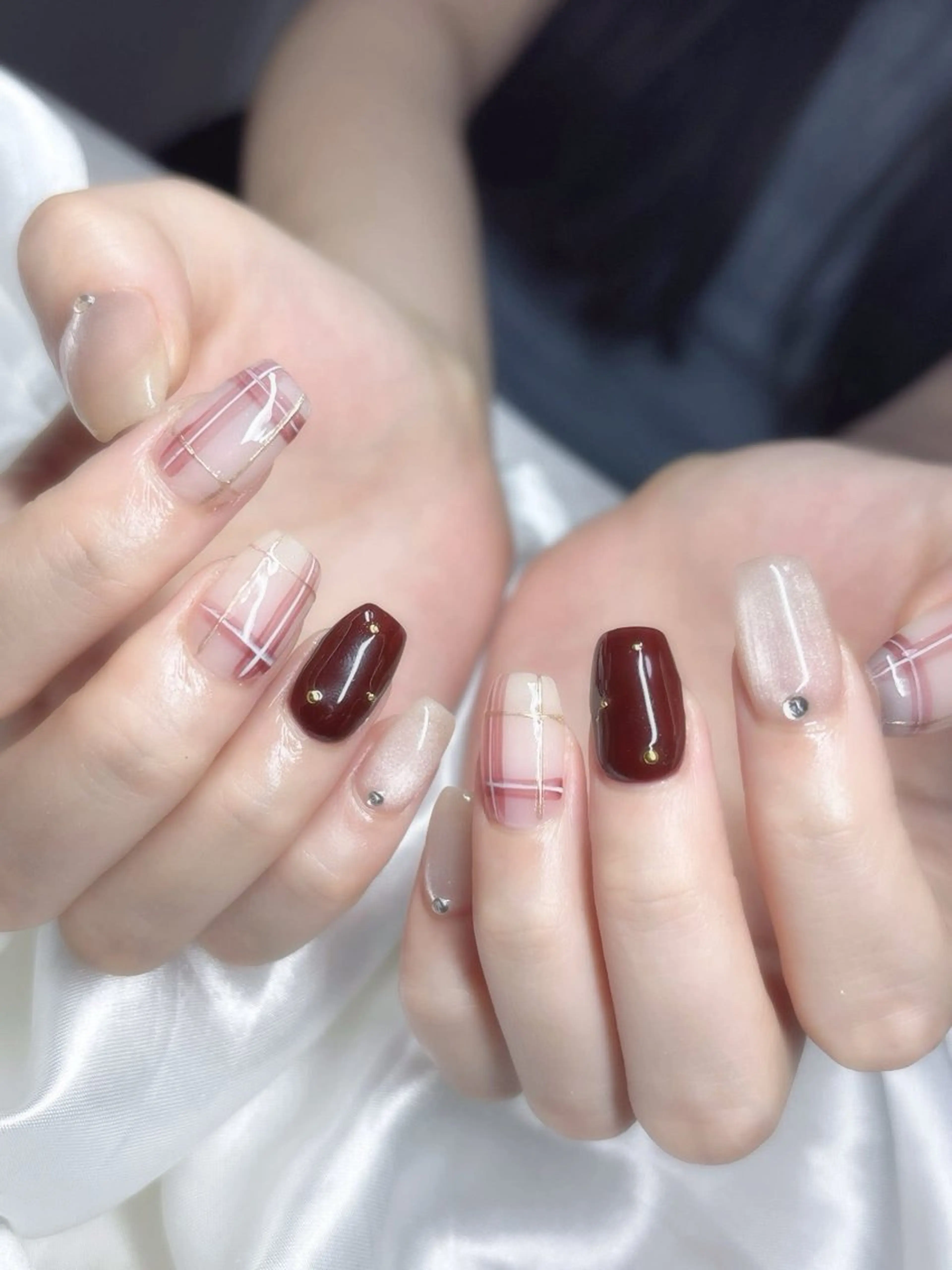 ネイル ボルドー ブラウン チークネイル ドット フットネイル yurinail所属・yuri nail 高田馬場のネイルデザイン