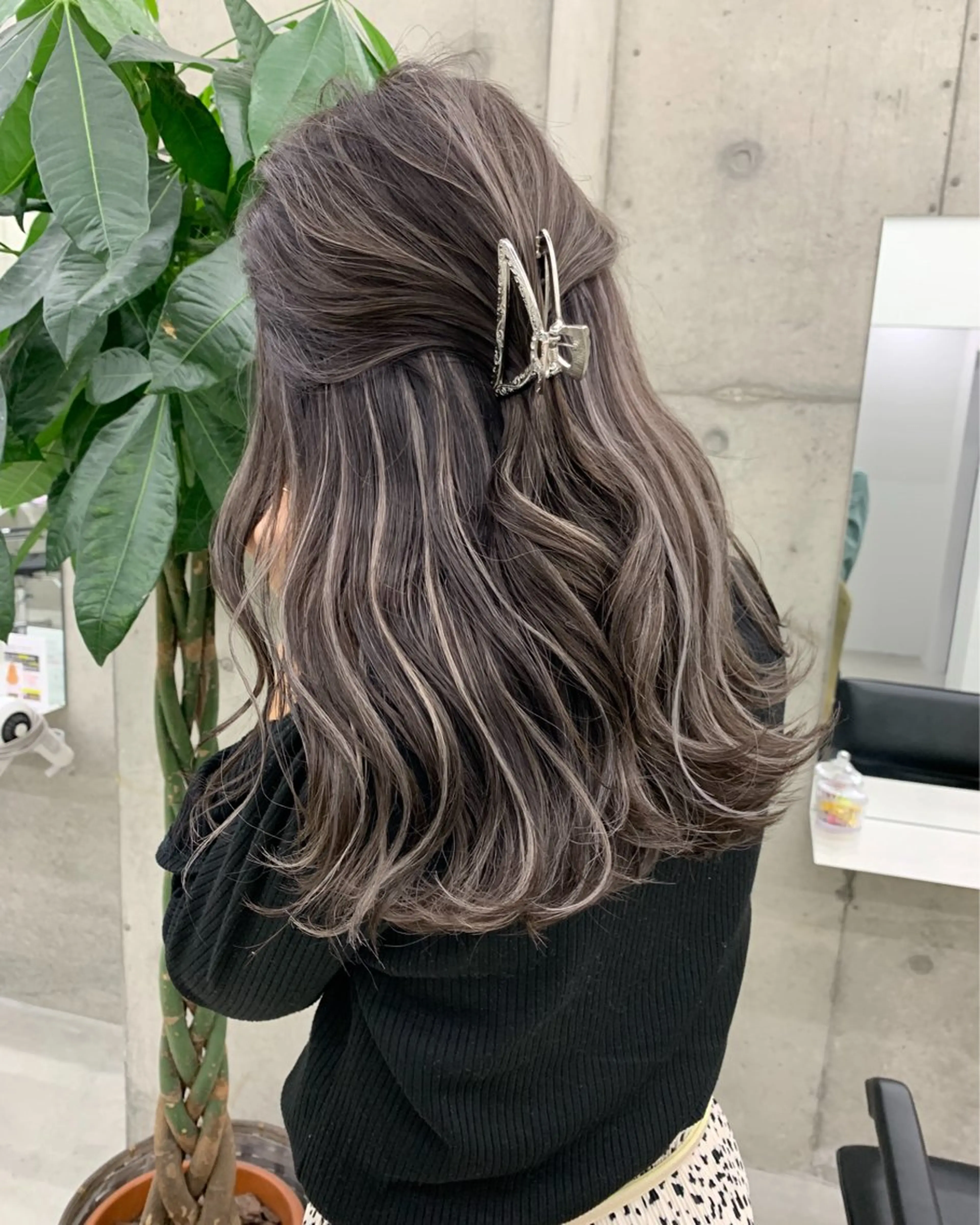 カラー ブリーチ ケアブリーチ ハイライトカラー ヘアカラー 田中 莉香のヘアスタイル