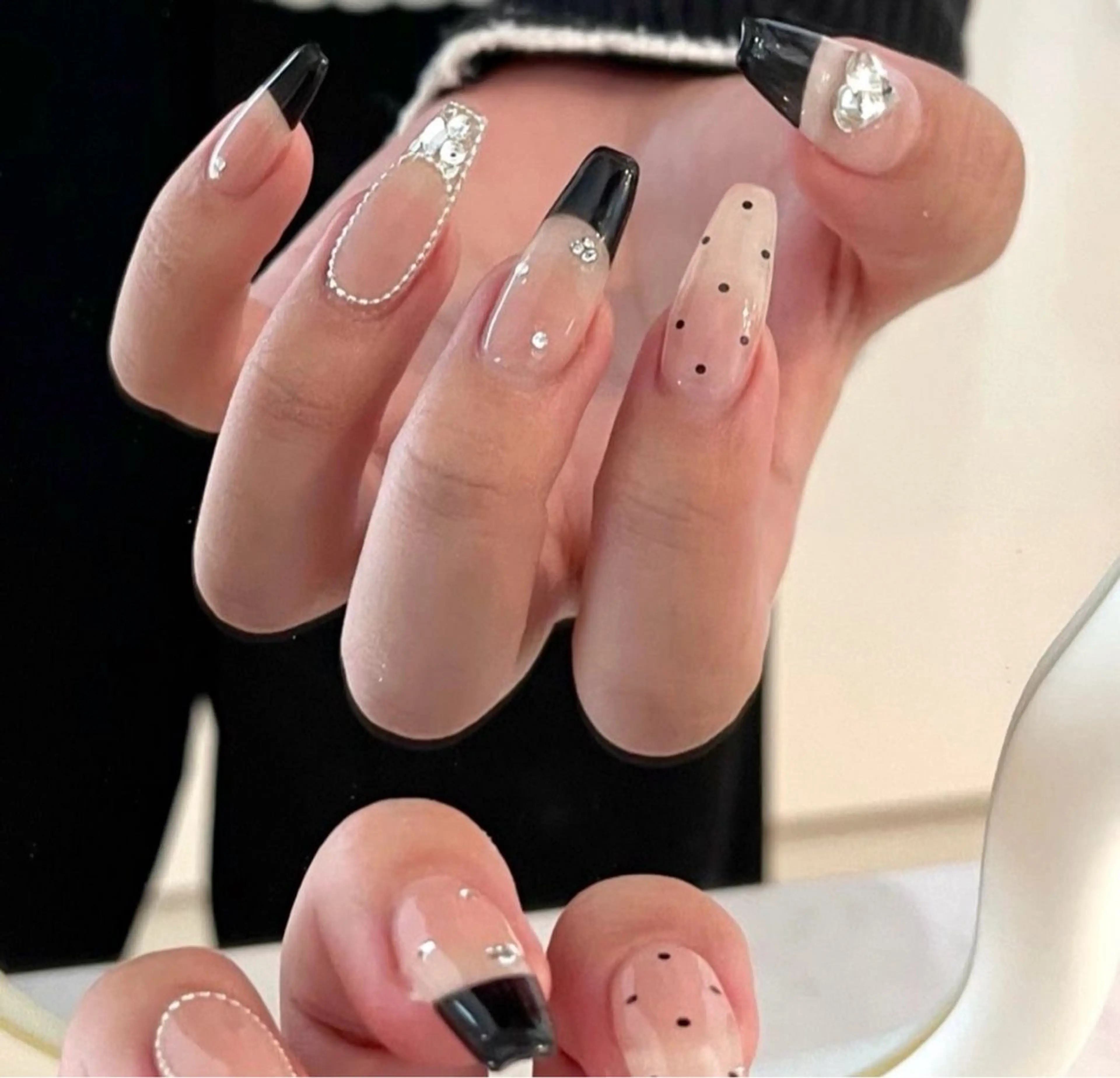 ネイル フレンチネイル ジェルネイル キラキラネイル 韓国ネイル マグネットネイル Julli NailStudioのネイルデザイン