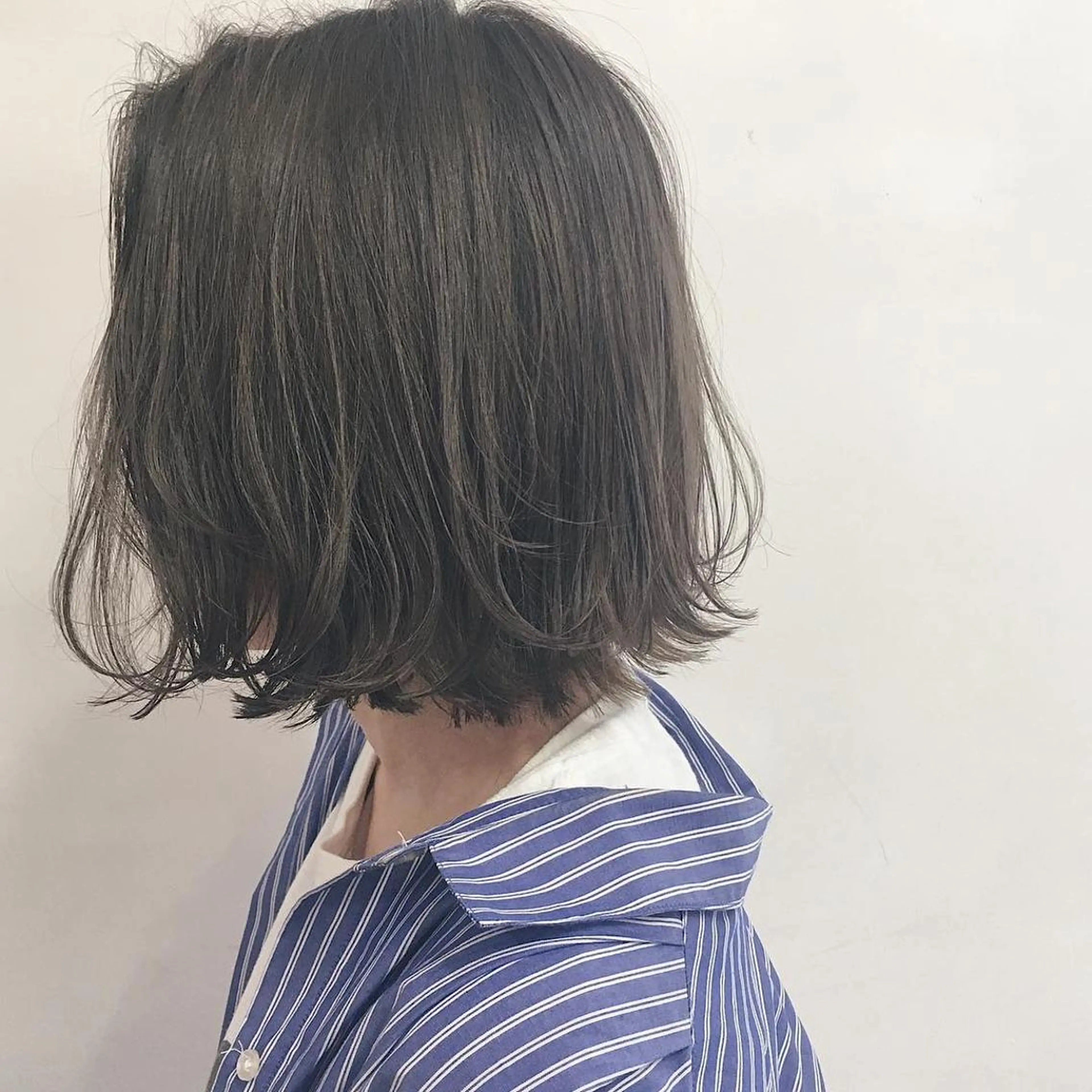 ショート カラー ボブ 外ハネヘア Remore所属・中塚 義人のヘアスタイル