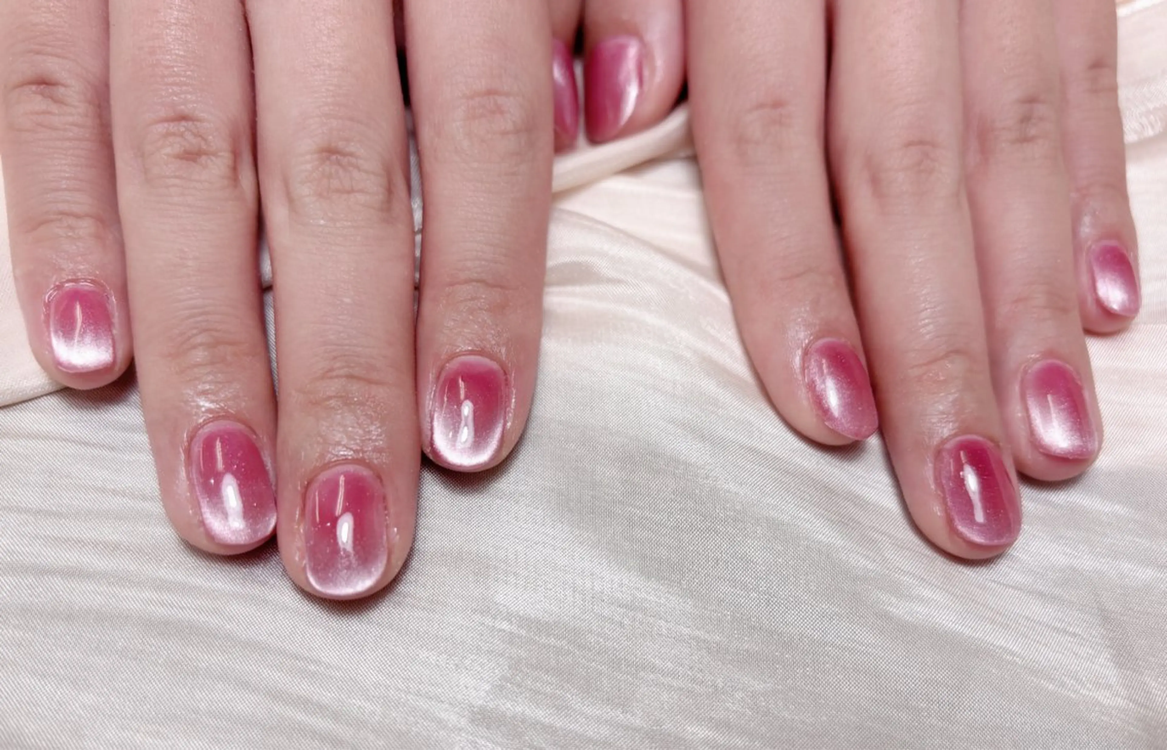 ネイル ハンドネイル キン グミのネイルデザイン