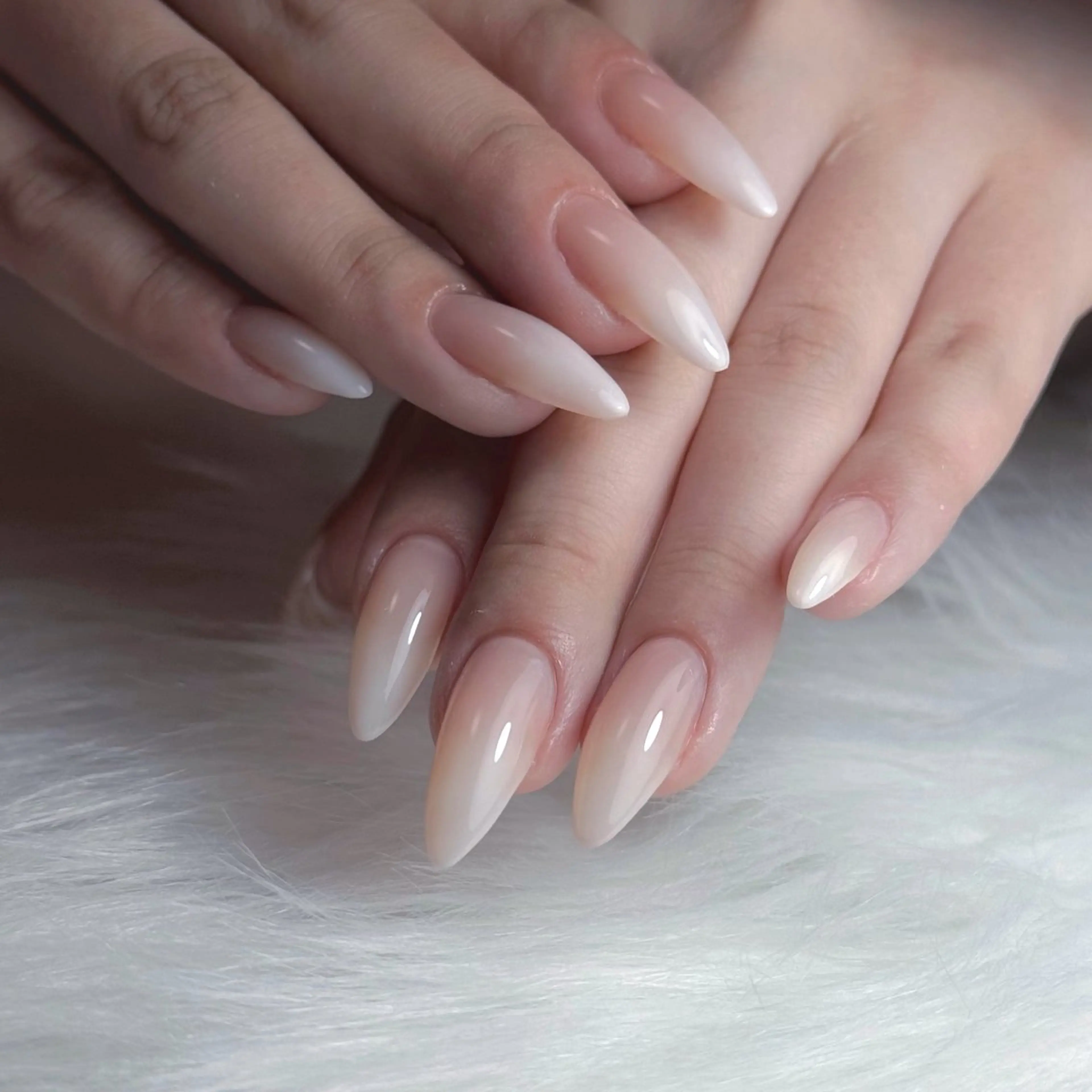 ネイル グラデーション オフィスネイル シンプルネイル nailsalon ChuColaのネイルデザイン