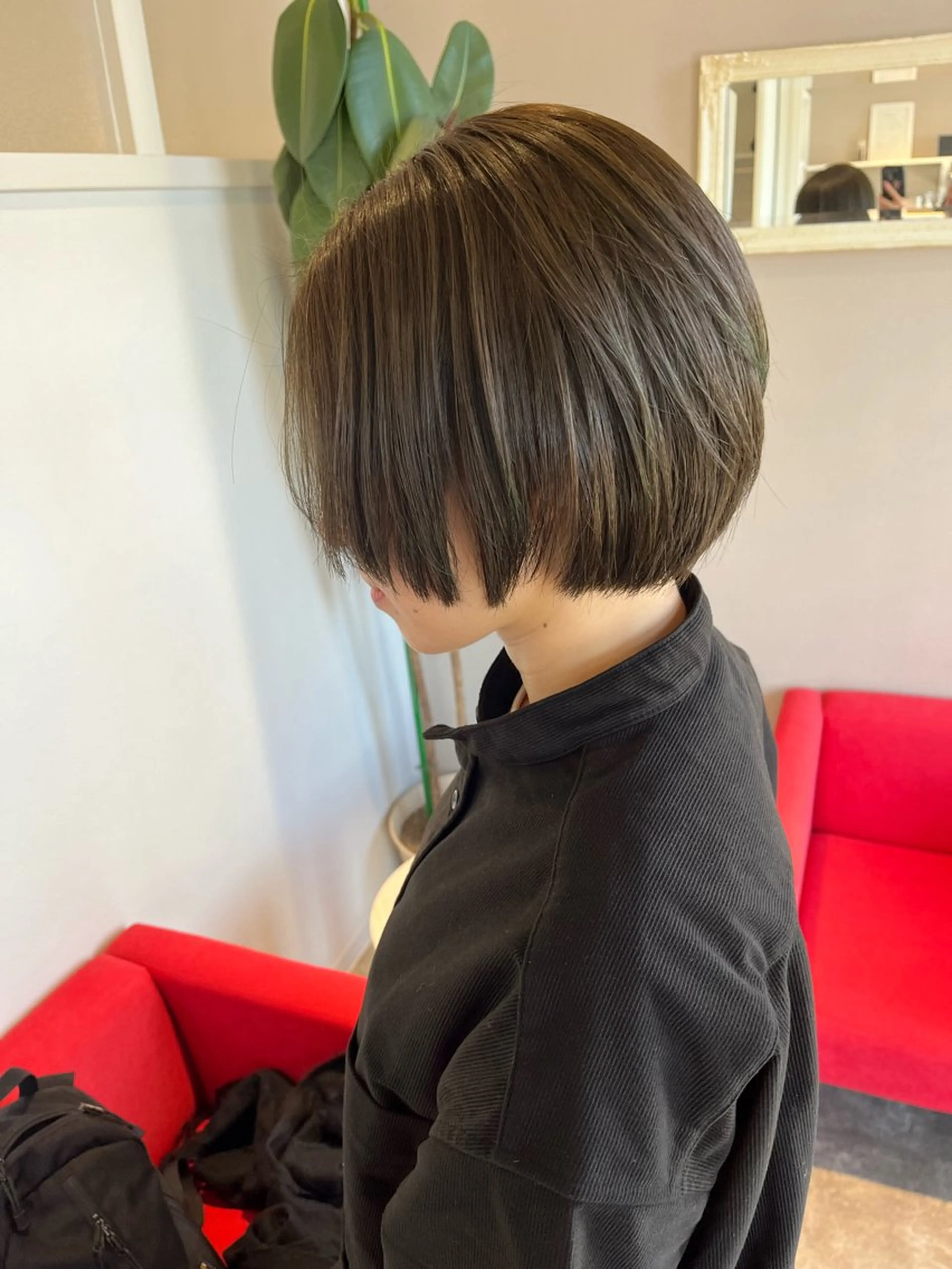 ショート カラー ベージュカラー 透明感カラー オリーブベージュ カット ヘアカラー トリートメント 堀越 エリのヘアスタイル