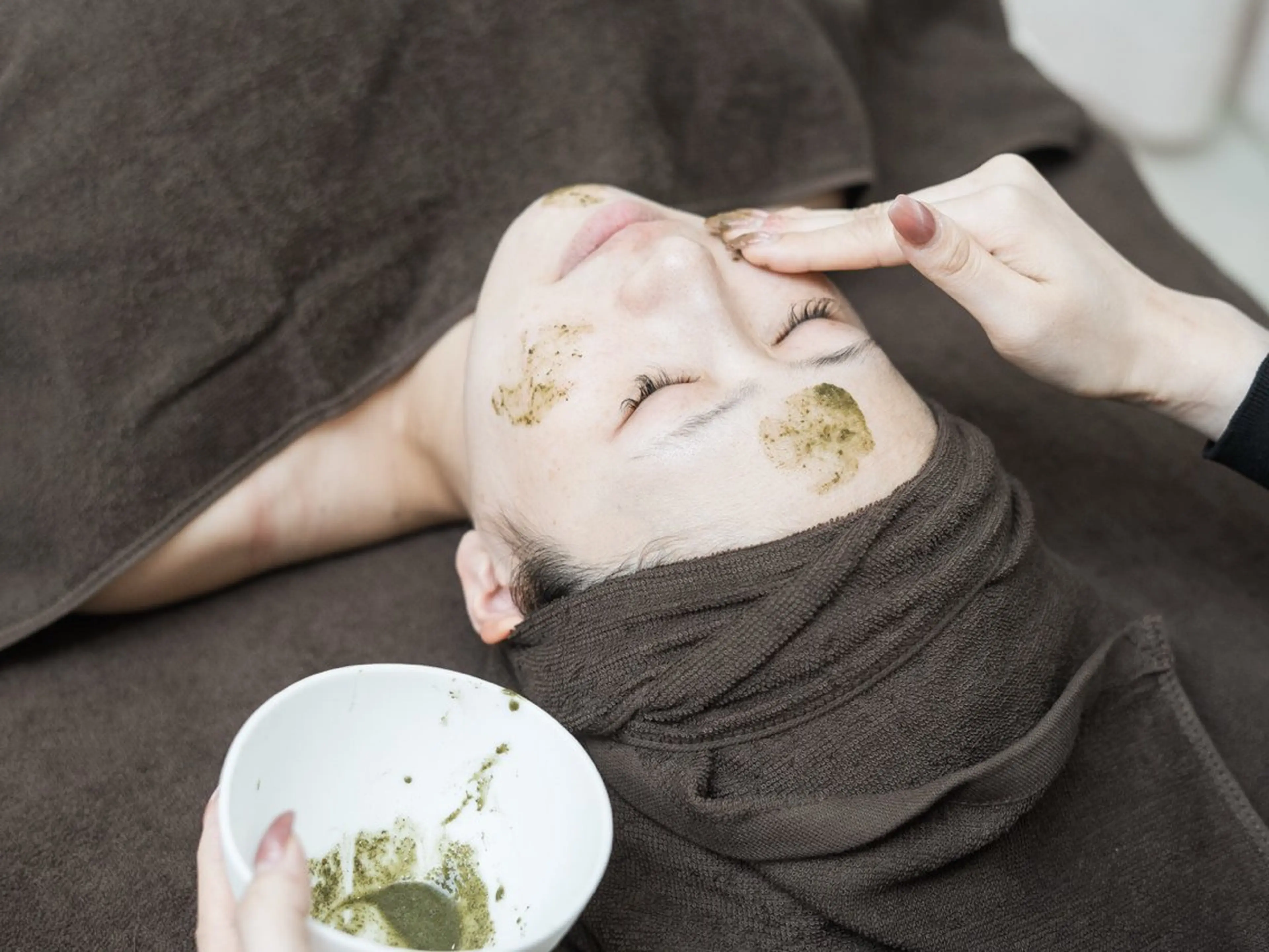 憧れ水光肌・韓国肌美人ハーブピーリング【ナノフェザー】の写真