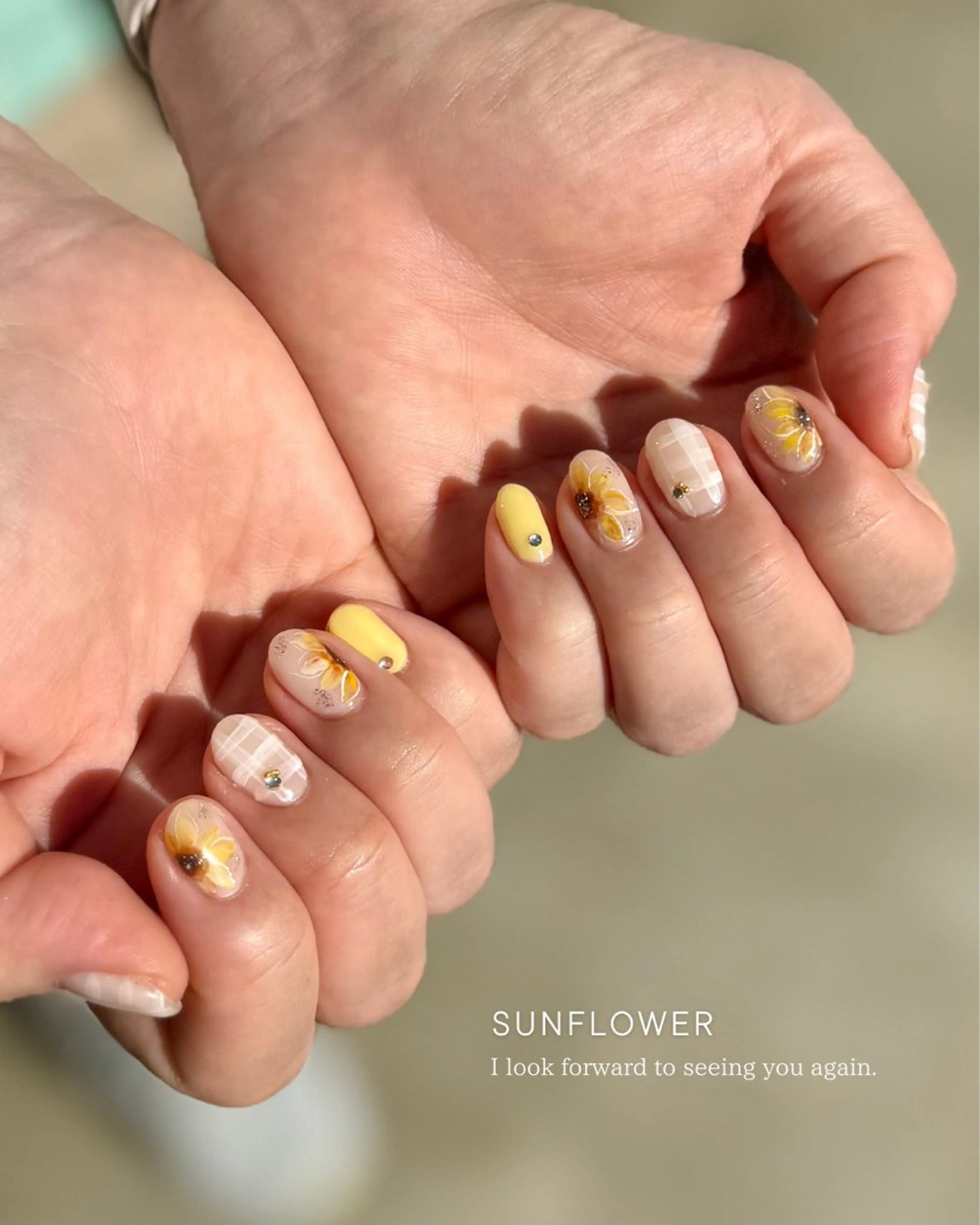 ネイル アートネイル フラワーネイル ジェルネイル ニュアンスネイル シンプルネイル ハンドネイル Seemly 千田町店所属・フラワーパラジェル 🌸シームリーエミのネイルデザイン