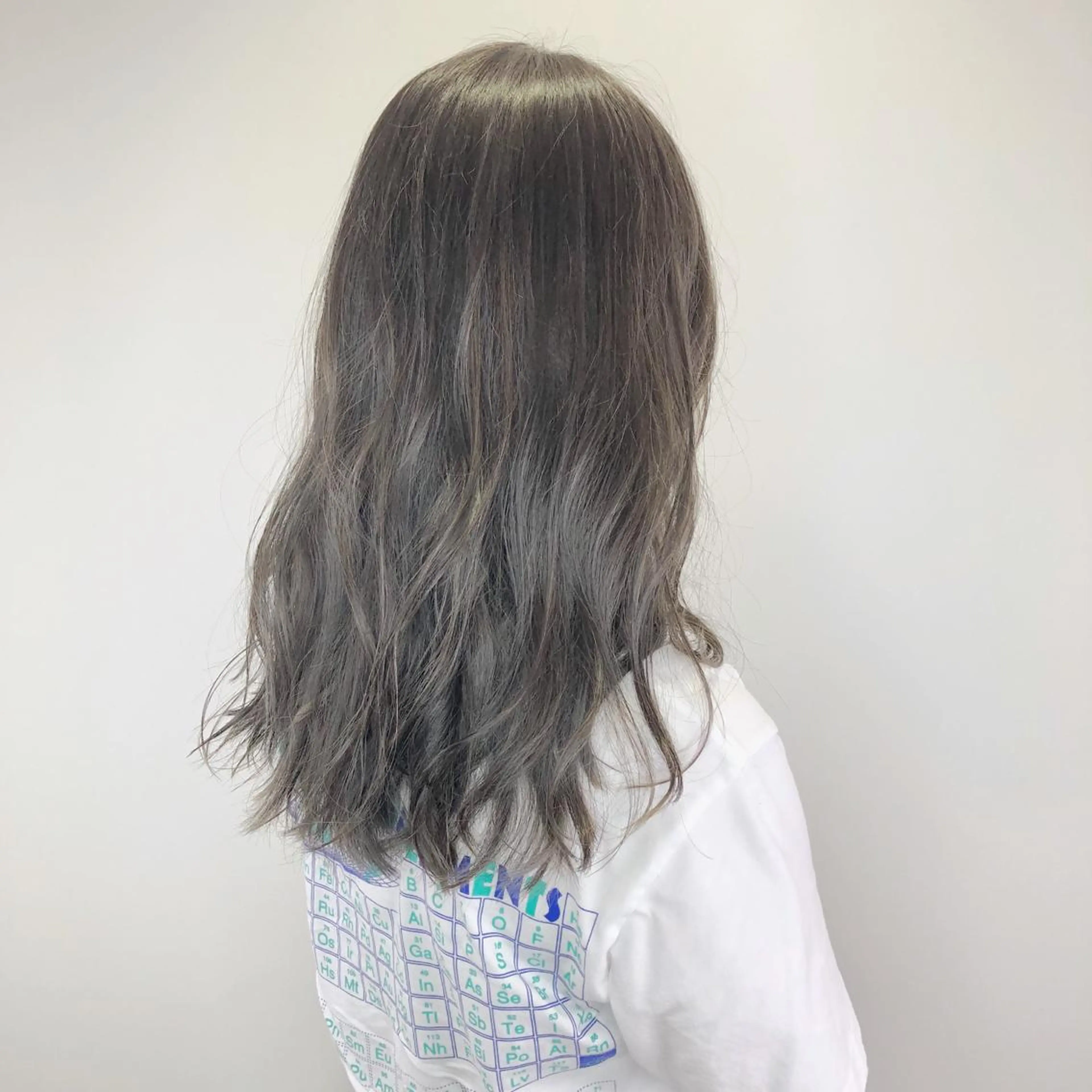 セミロング ヘアカラー トリートメント 関 京磨のヘアスタイル