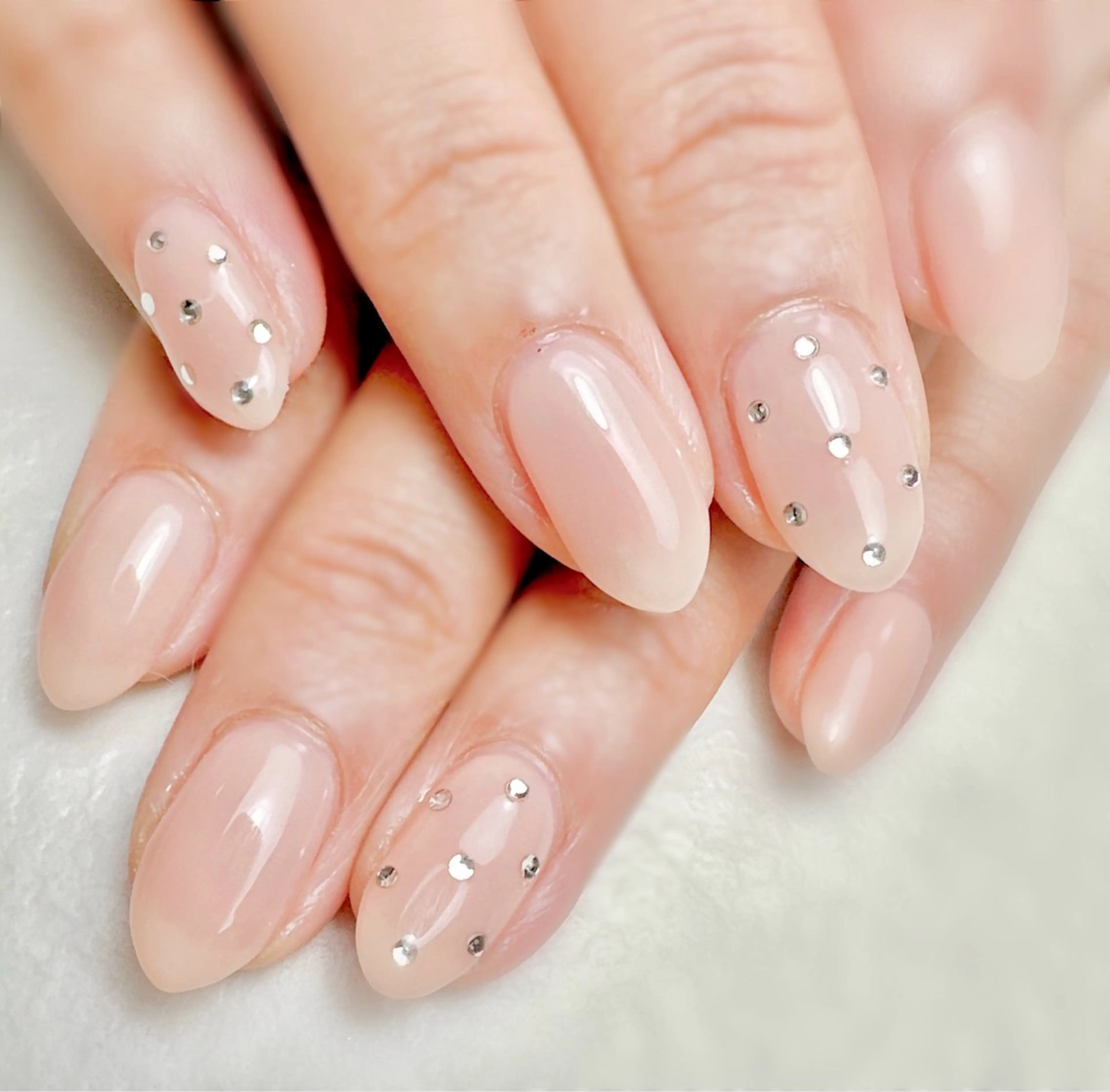 ネイル ワンカラーネイル ストーンネイル Lipi nailのネイルデザイン