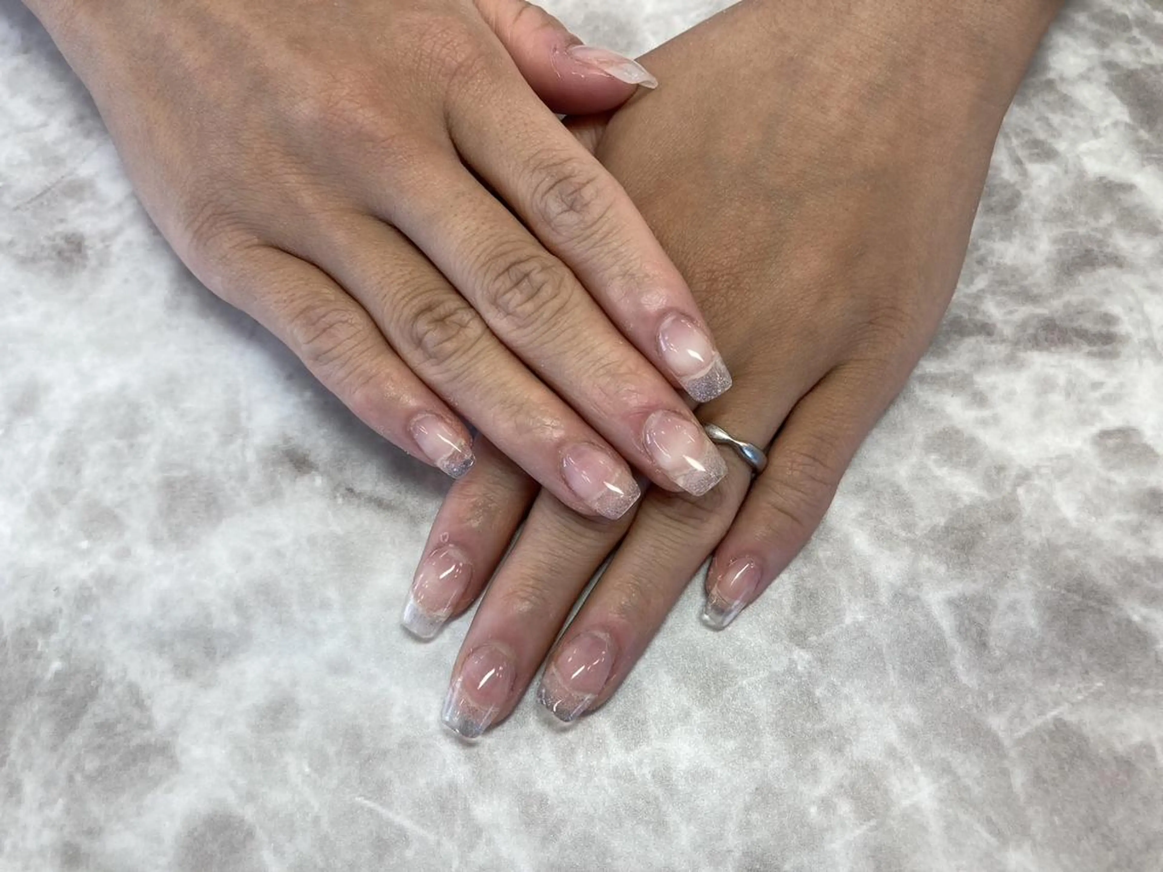 ネイル ネイルリボン 受付スタッフのネイルデザイン