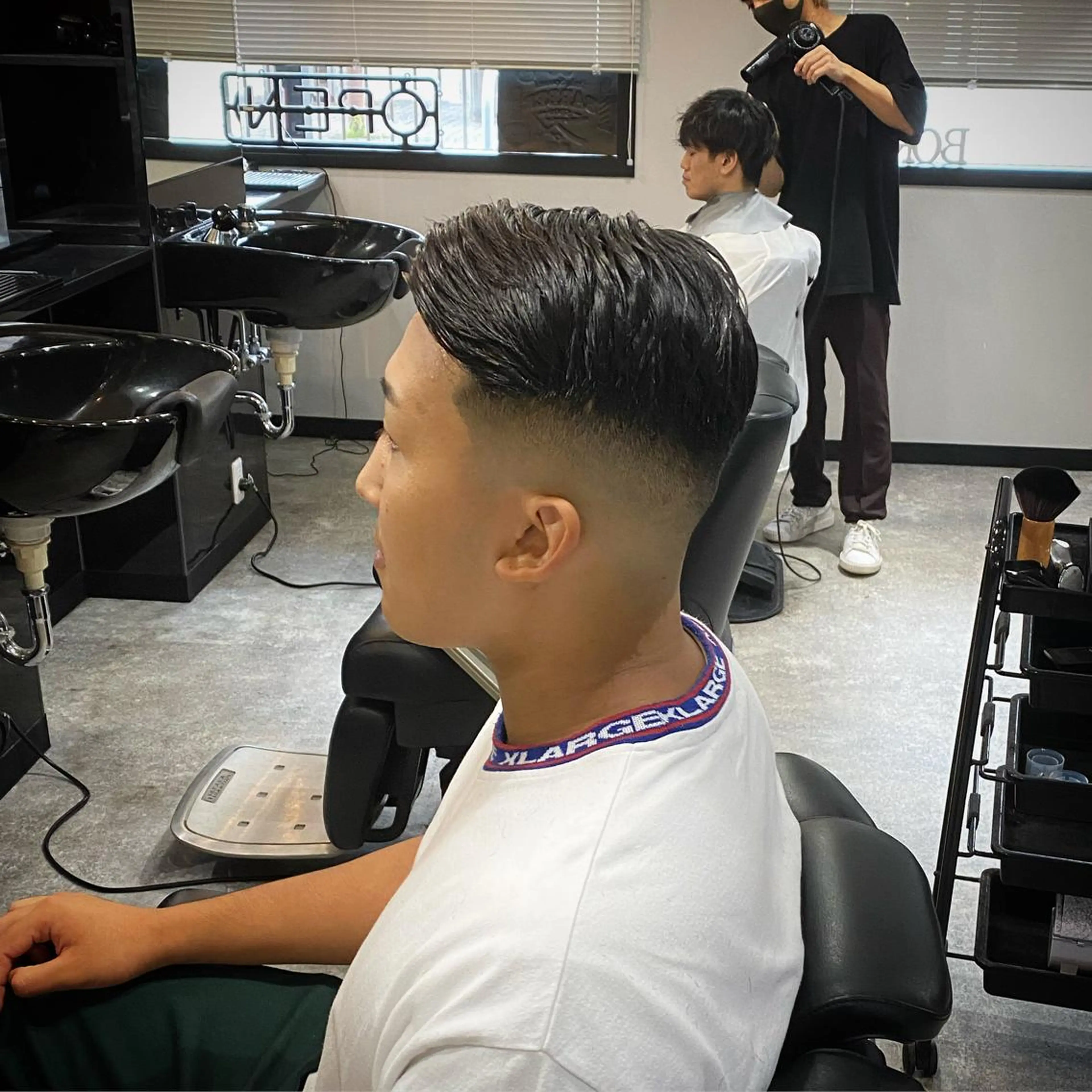 ショート メンズ フェードカット メンズパーマ スキンフェード カット 前田賢生 ご新規様はNGのヘアスタイル