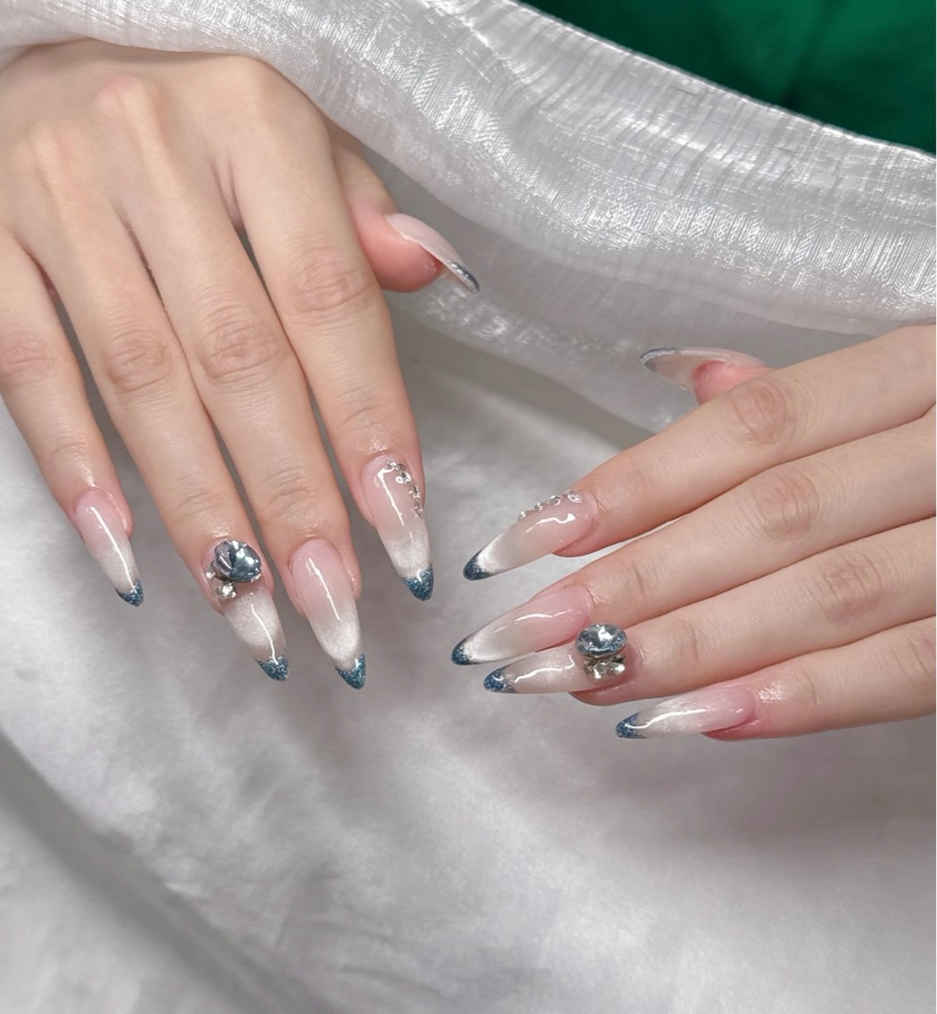 ネイル オーロラネイル チークネイル 長さ出し フットネイル フレンチネイル ハンドネイル Lee Ainのネイルデザイン