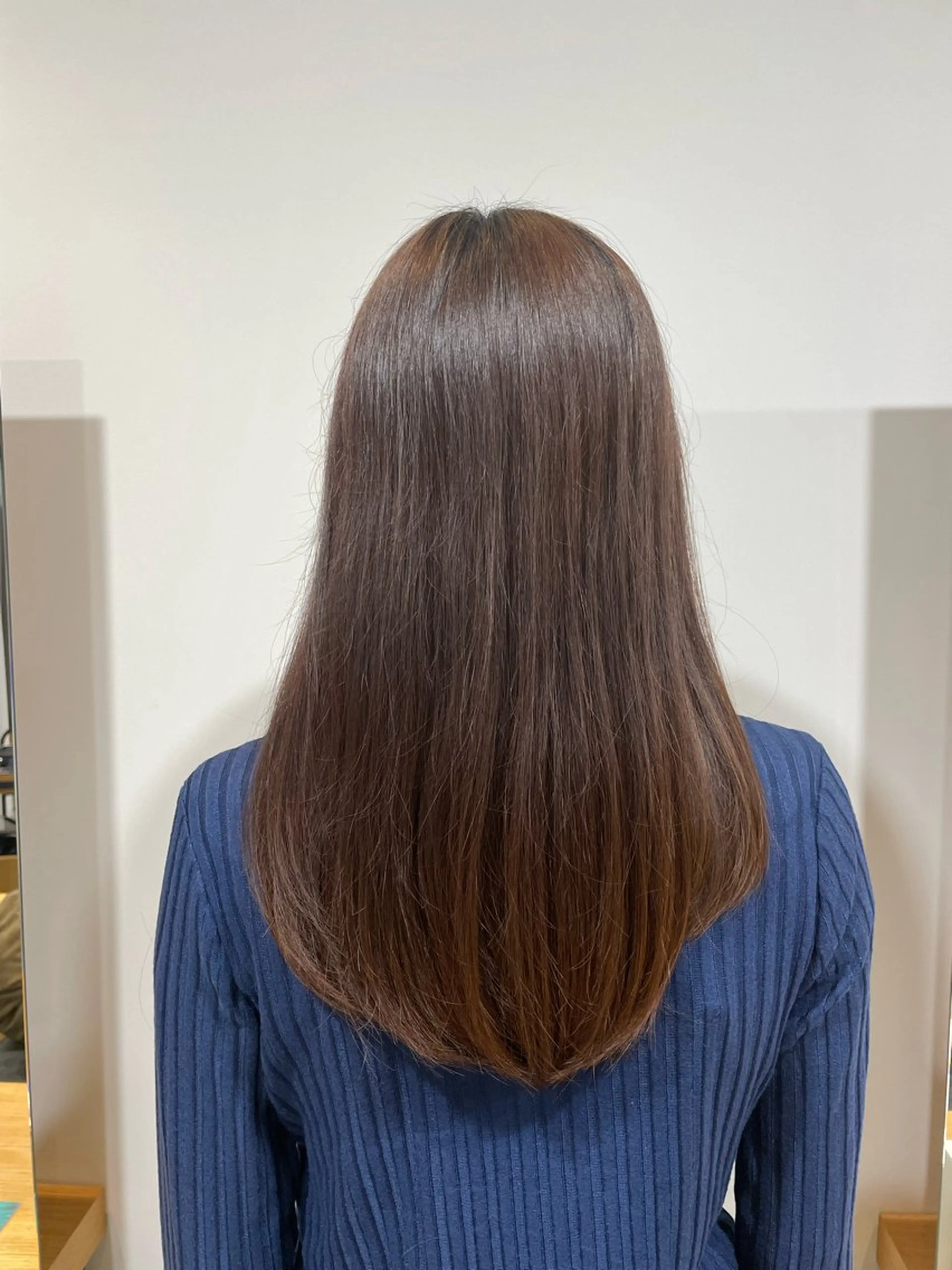 カラー 山崎 彩音のヘアスタイル