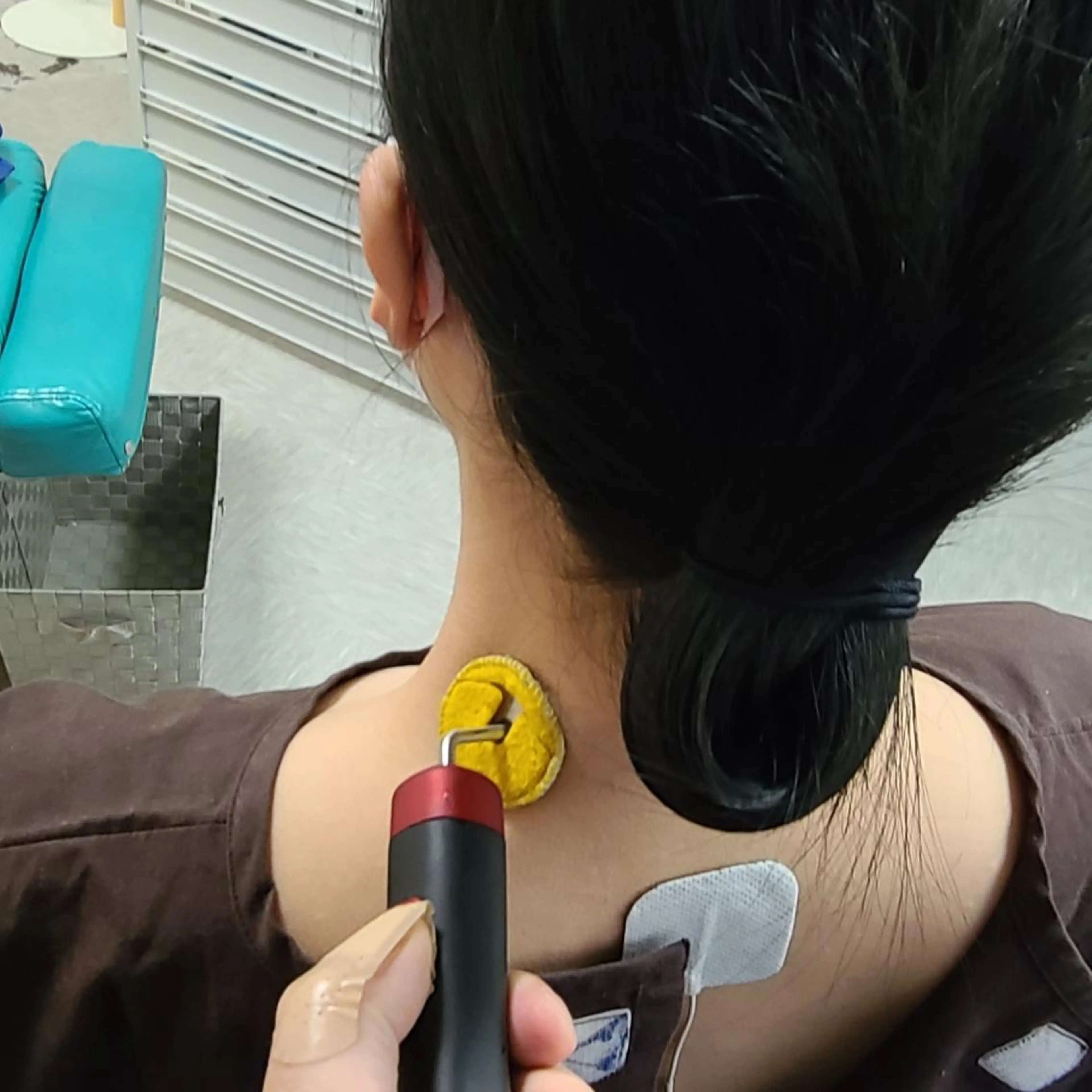 首のつらさ改善コース　初回12100円→6050円の写真