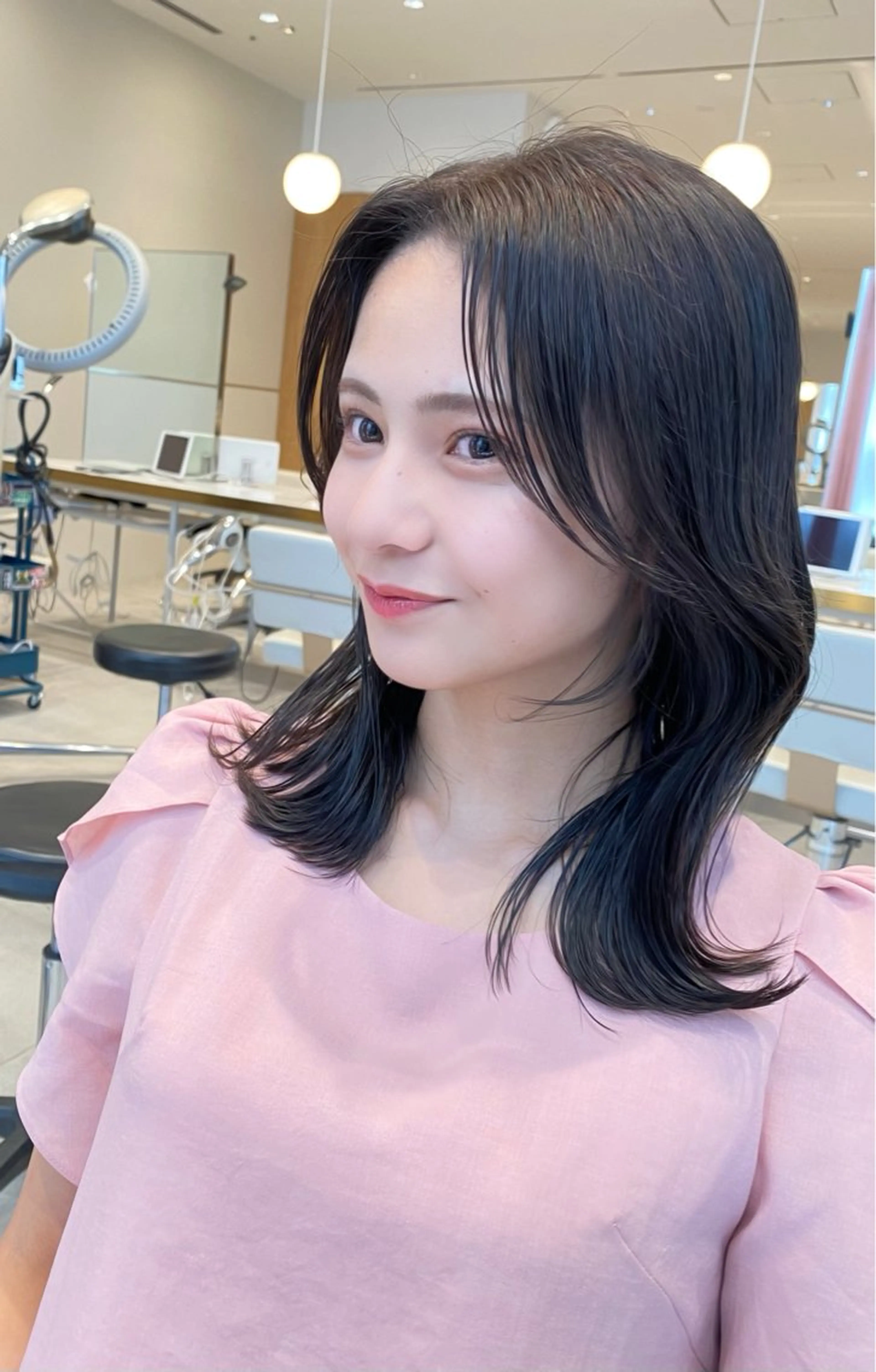 ミディアム カラー カット ヘアカラー トリートメント トイロ武蔵小杉所属・ナチュラル韓国ヘア 🇰🇷塚田凌太のヘアスタイル