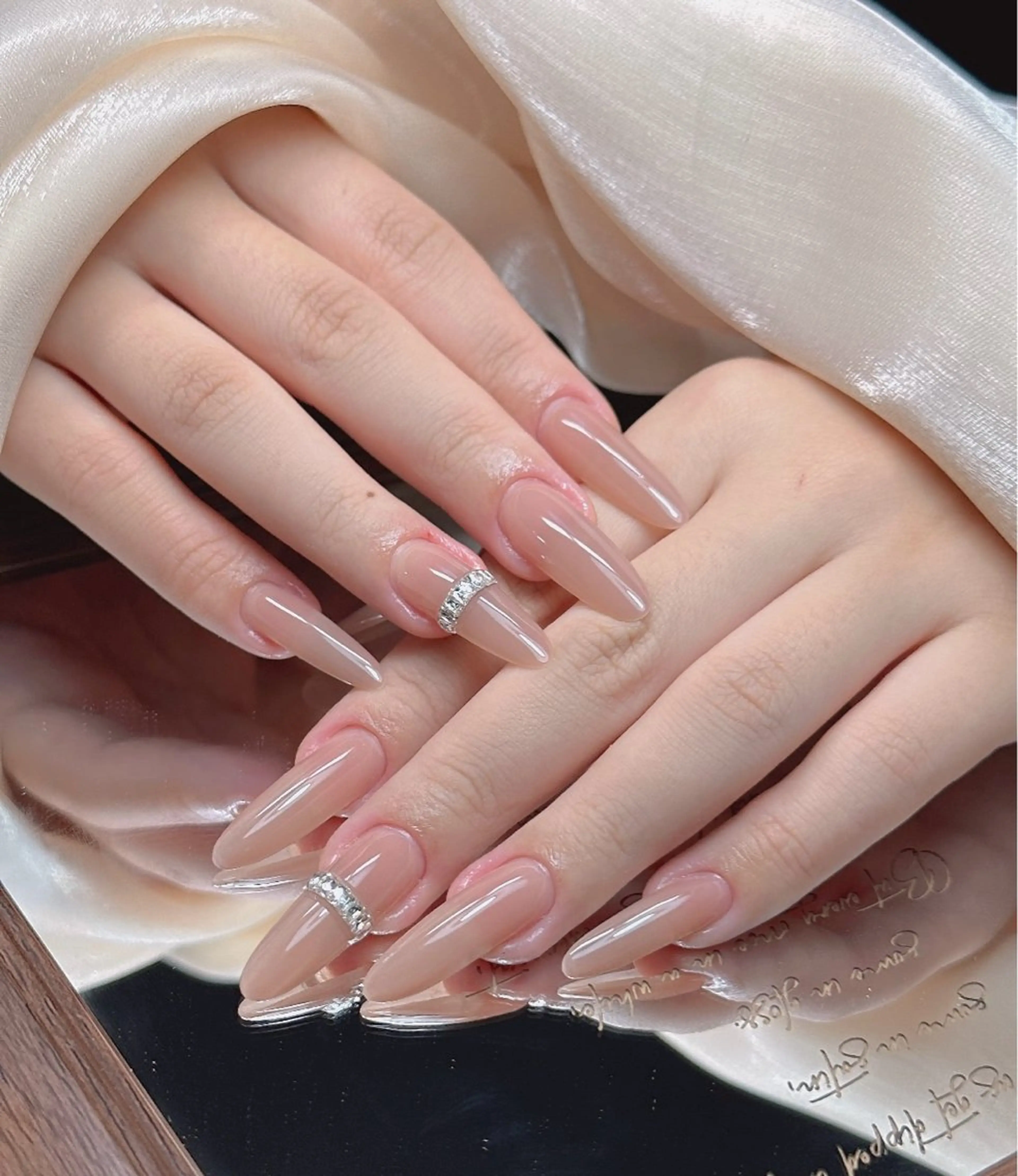 ネイル アートネイル べっ甲ネイル チークネイル 成人式 長さ出し ハンドネイル ハンドケア For you. Nail Salonのネイルデザイン