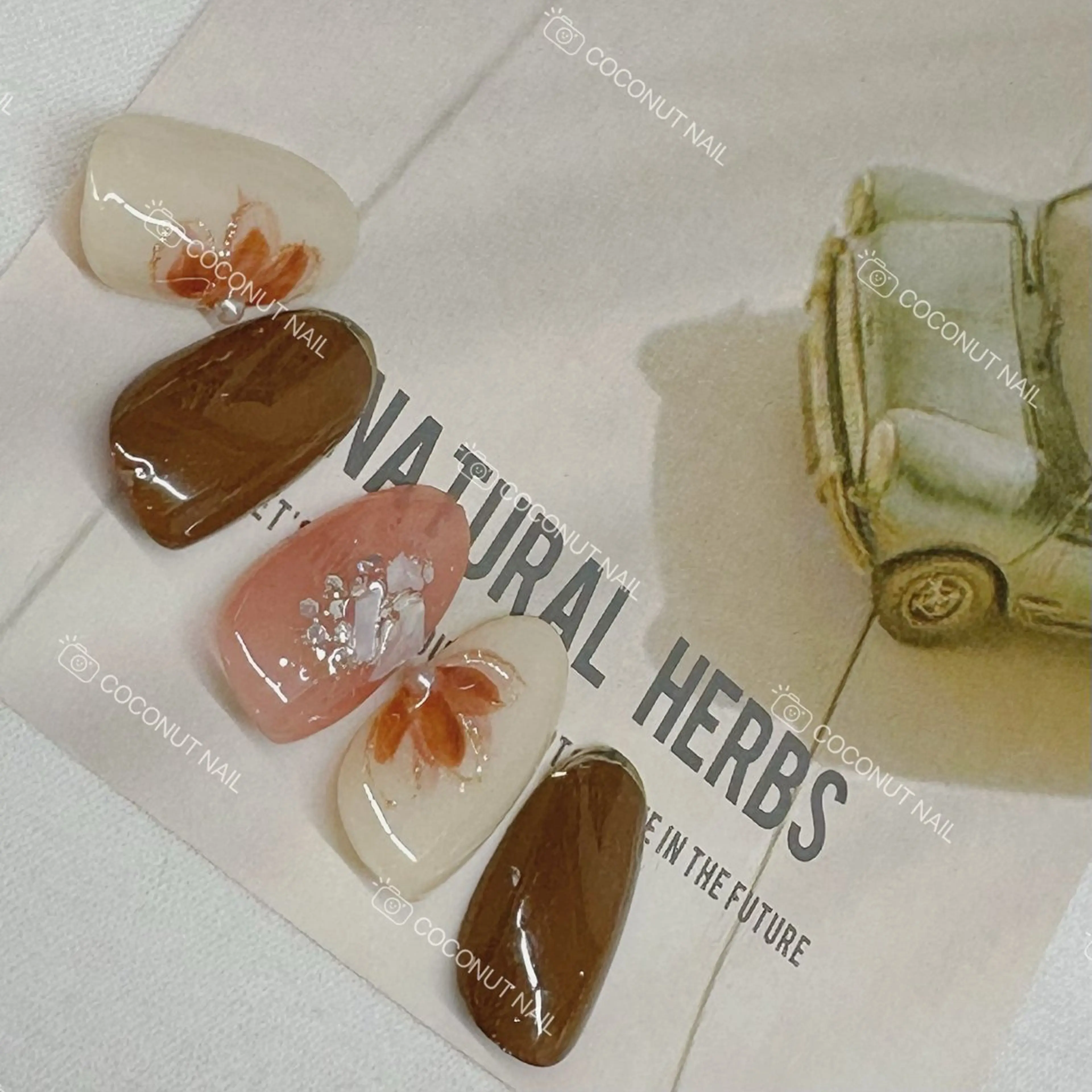 ネイル ニュアンスネイル ハンドネイル 神田 ココナッツのネイルデザイン