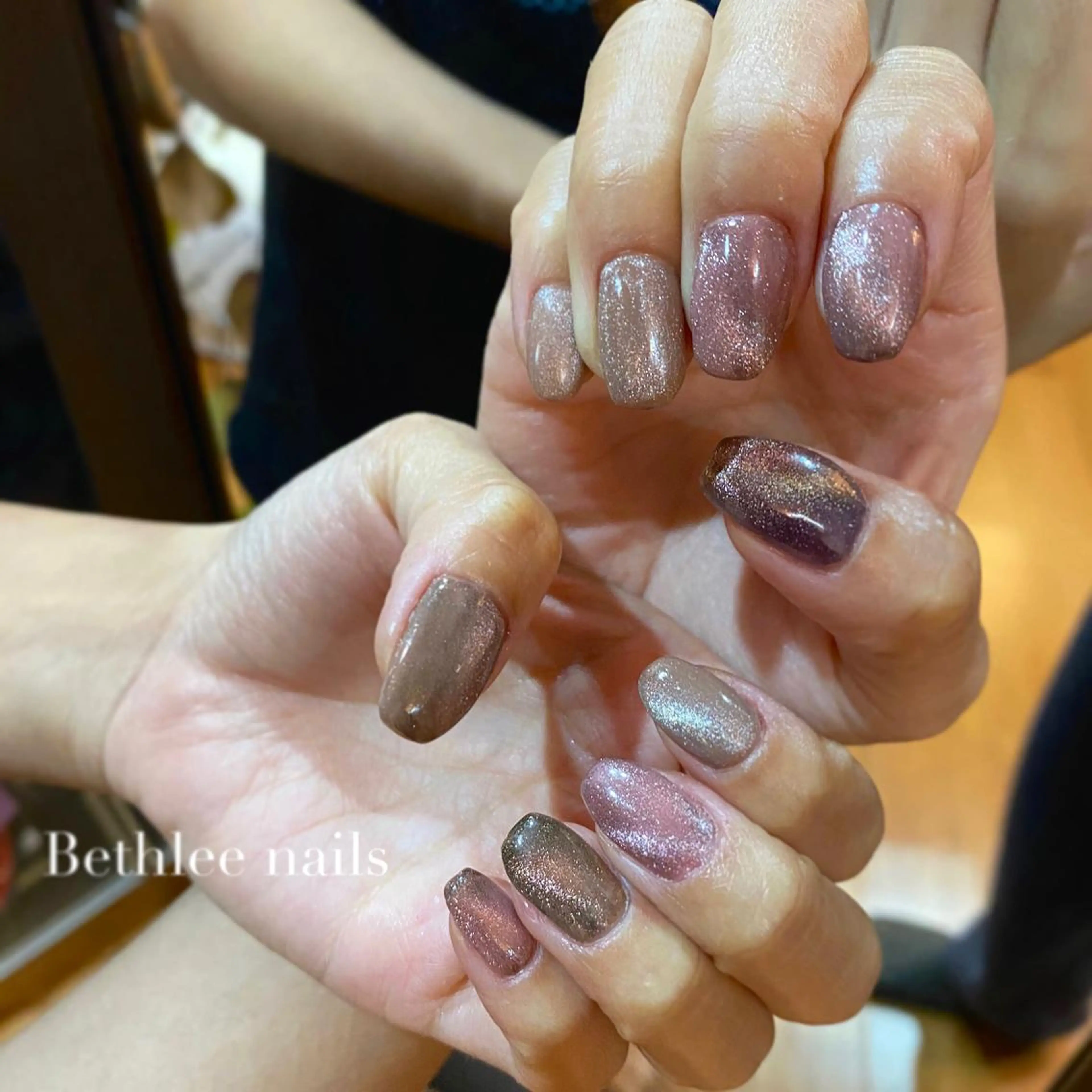 今流行りのマグネットネイル🧲💅ハンドオフ込みの写真