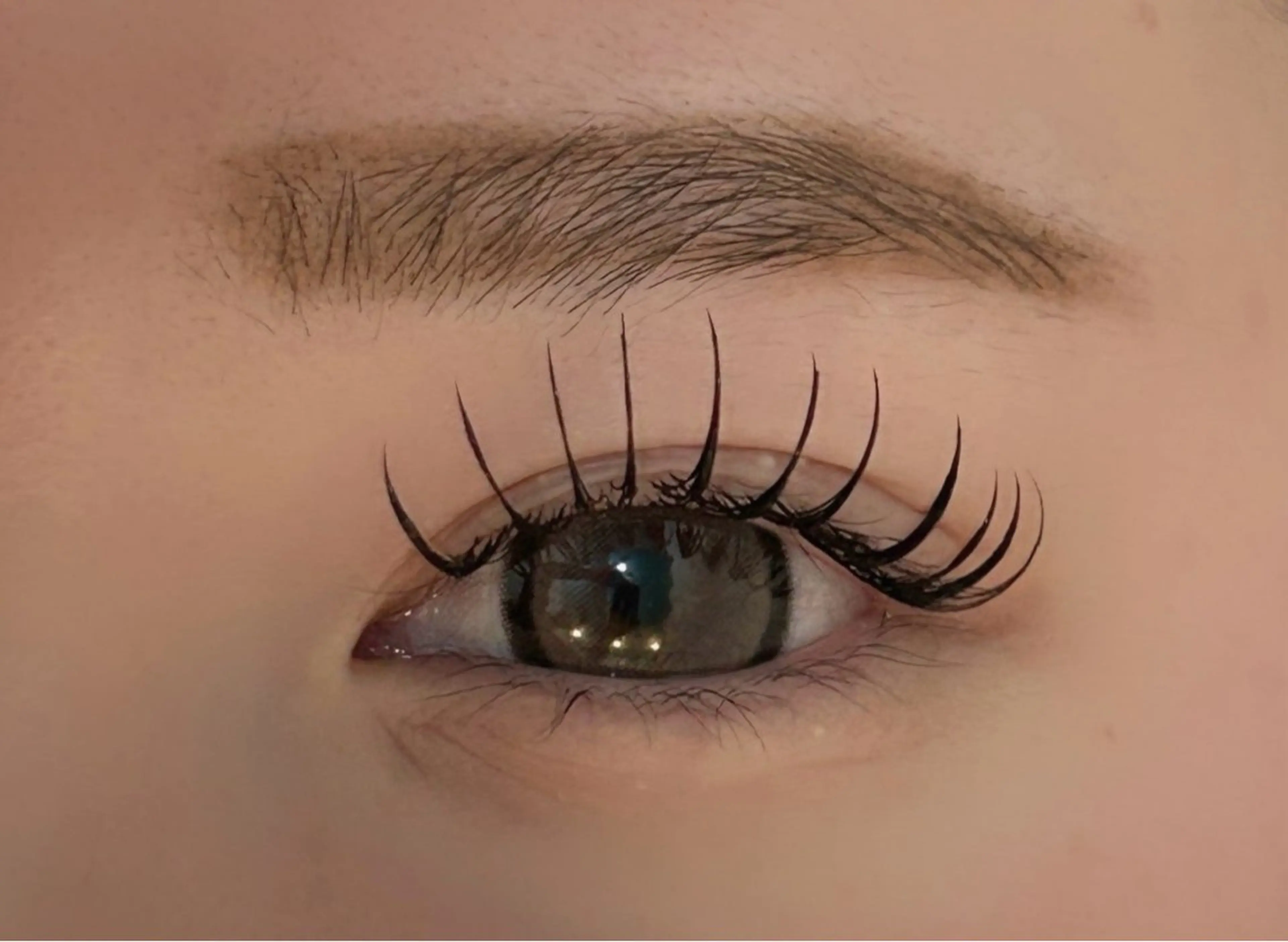 マツエク・マツパ 谷 彩花の眉毛・アイブロウイメージ