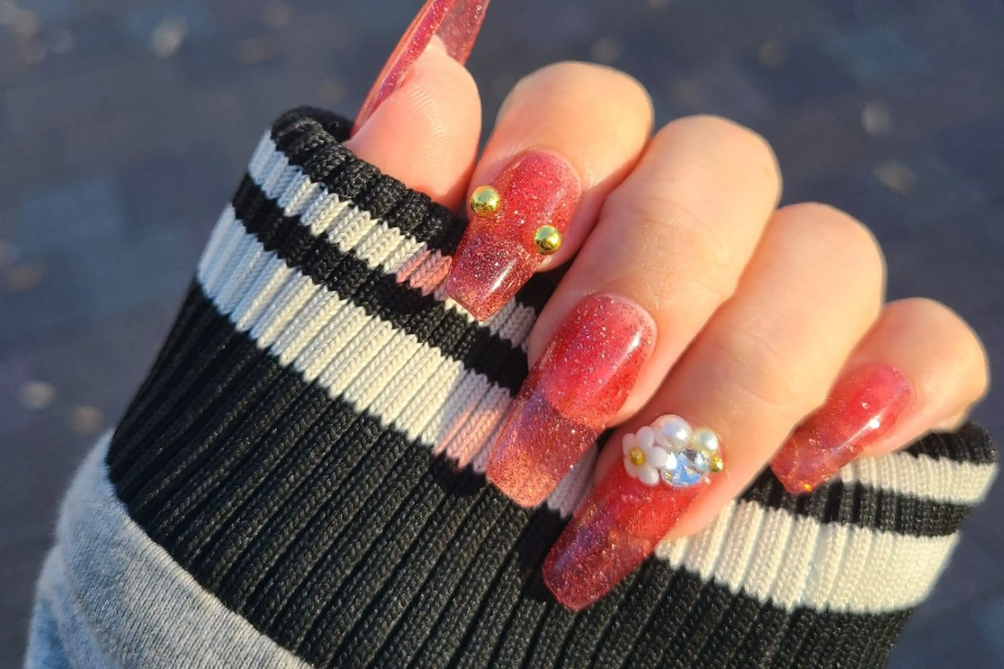 ネイル フラッシュネイル 冬ネイル 13日3980円‼️ マグもデザインも◎のネイルデザイン