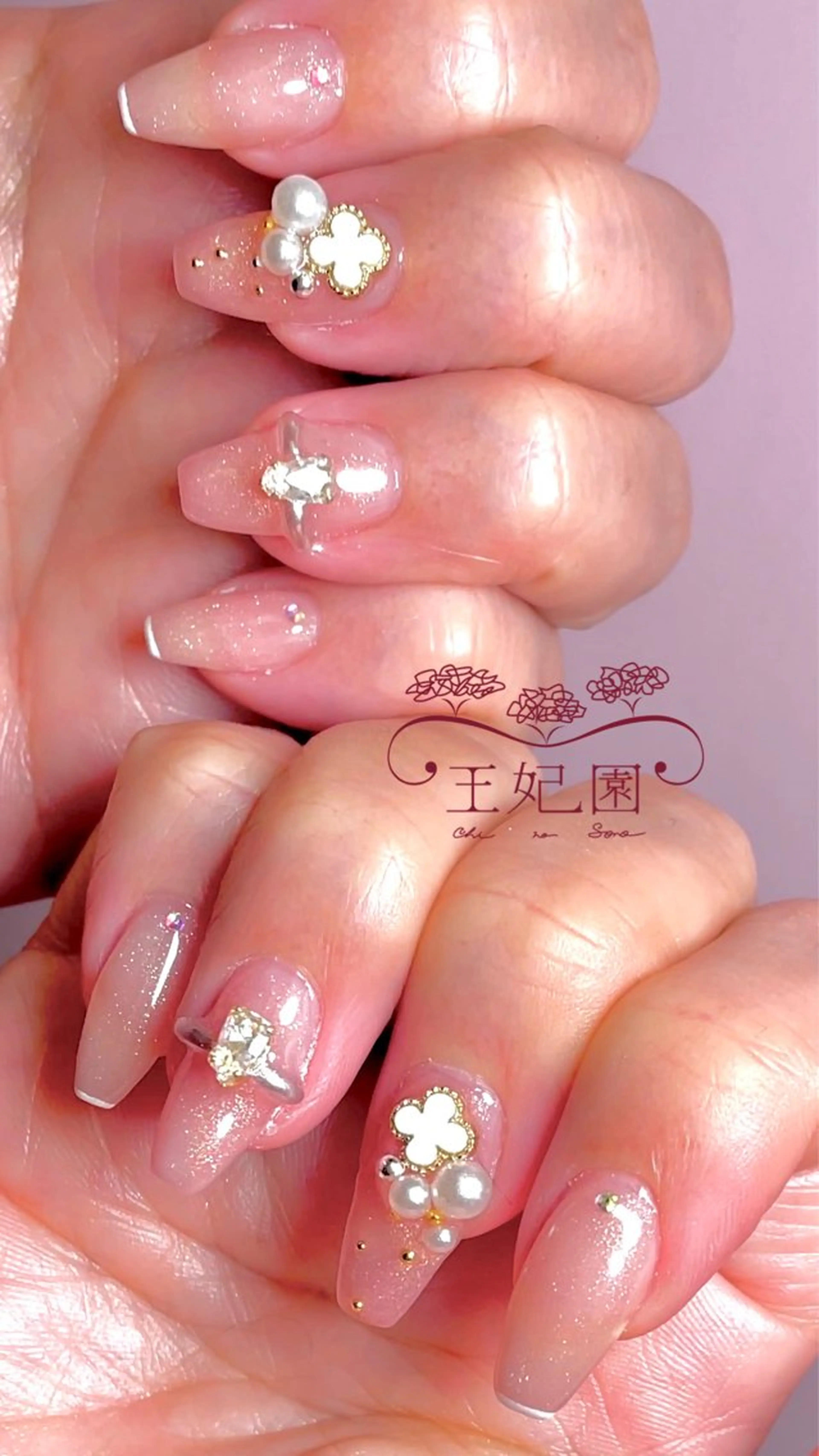 ネイル フレンチネイル ガラスフレンチ ハート 氷ネイル・うるうるネイル キラキラネイル nail salon王妃の園所属・王妃の園 ohinosonoのネイルデザイン