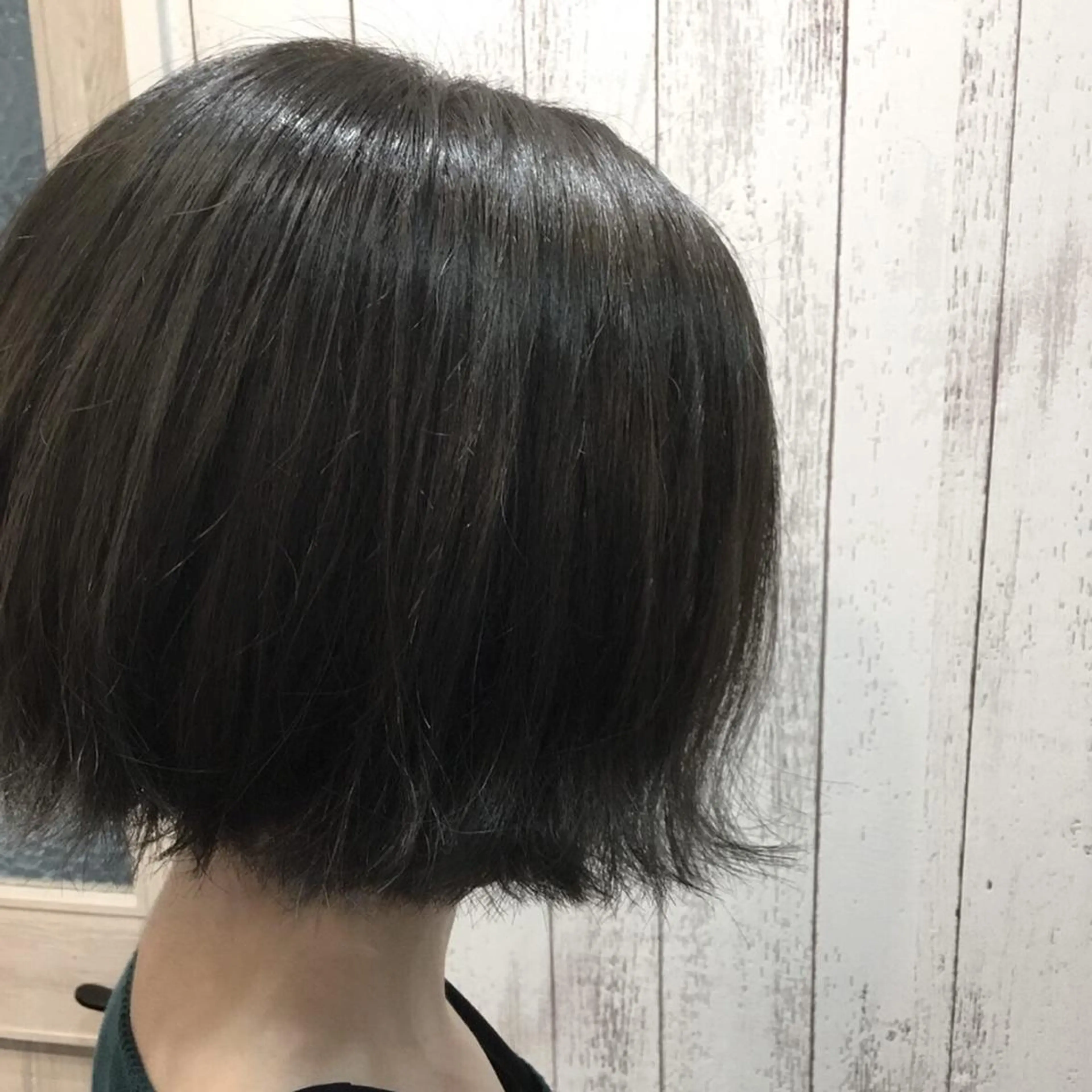ショート カラー embrace エンブレイスのヘアスタイル