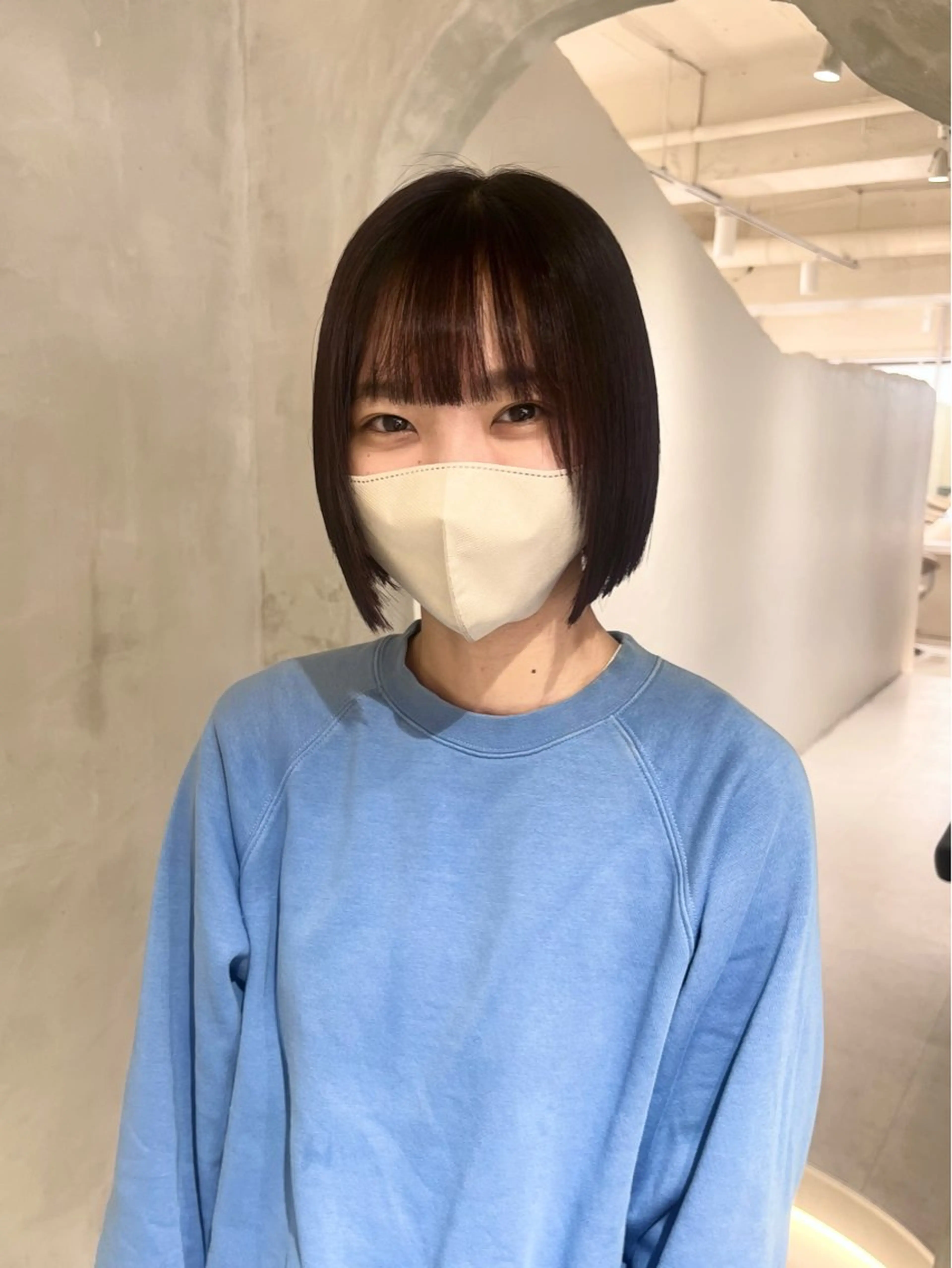 ショート カラー effect横浜所属・切りっぱなしボブ/ 艶カラー/綾莉のヘアスタイル