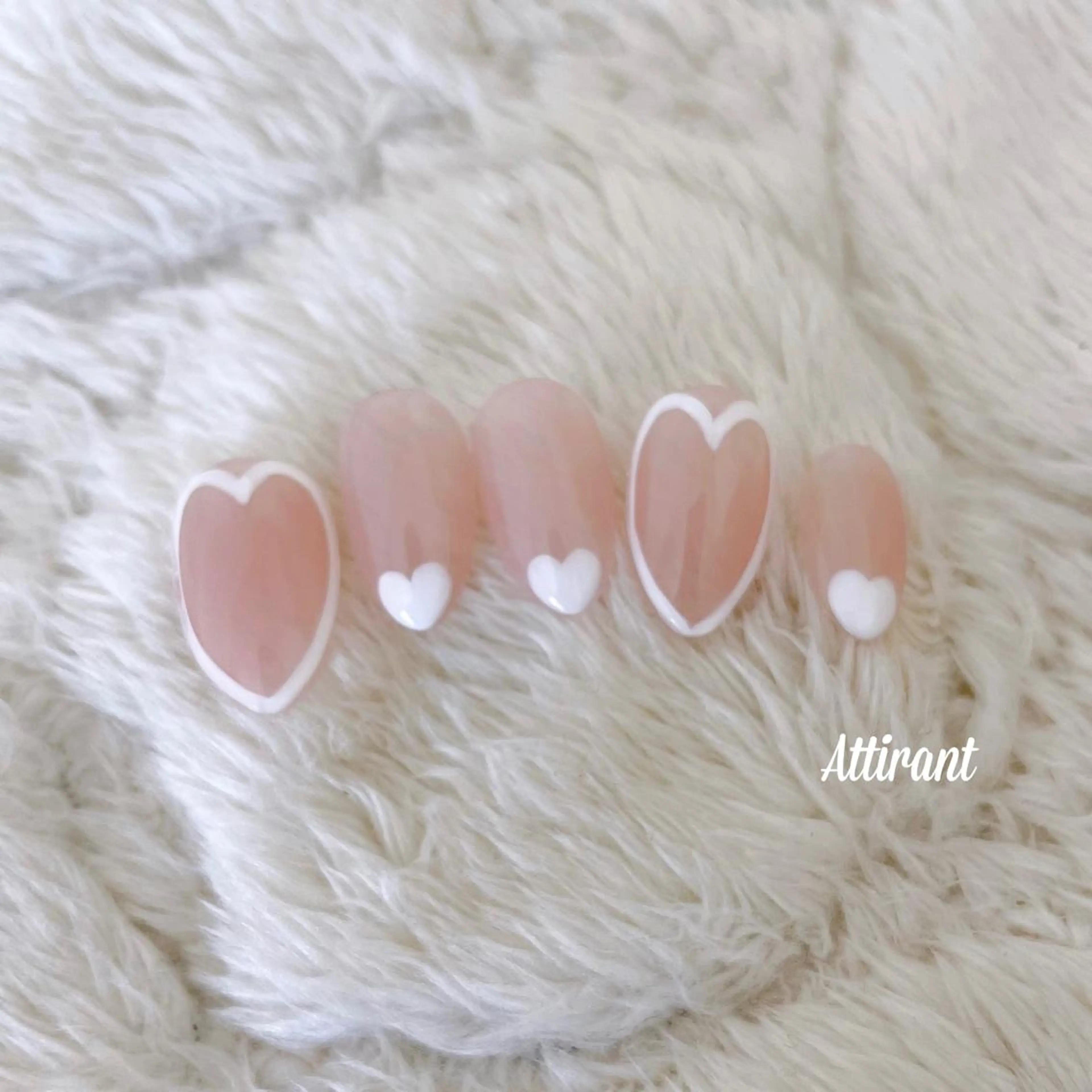 ネイル アートネイル ジェルネイル ハート バレンタイン ハンドネイル ネイルサロン アティロン所属・ネイルサロン アティロンのネイルデザイン