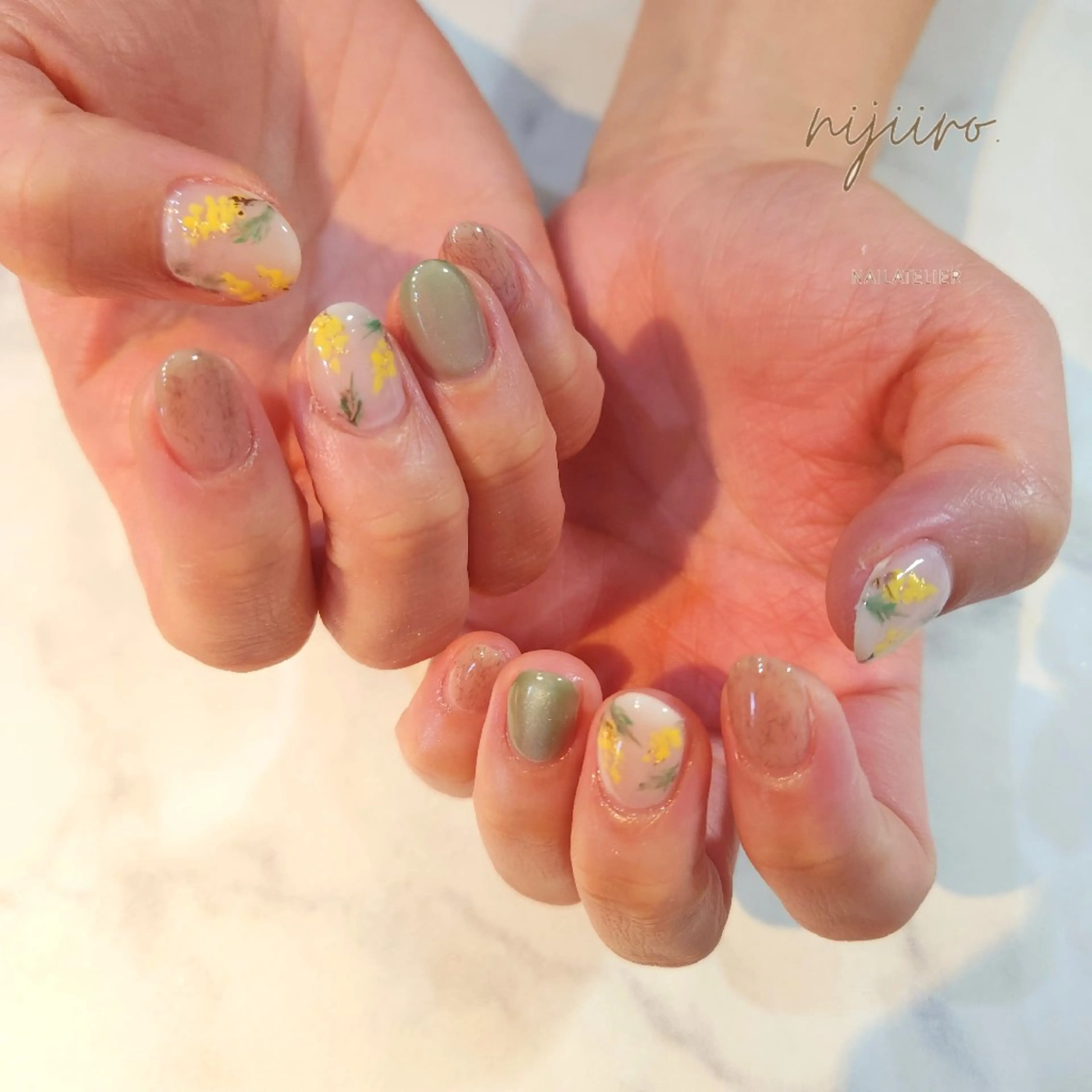 ネイル ハンドネイル nailatelier nijiiro.所属・nijiiro🌈 サトウのネイルデザイン